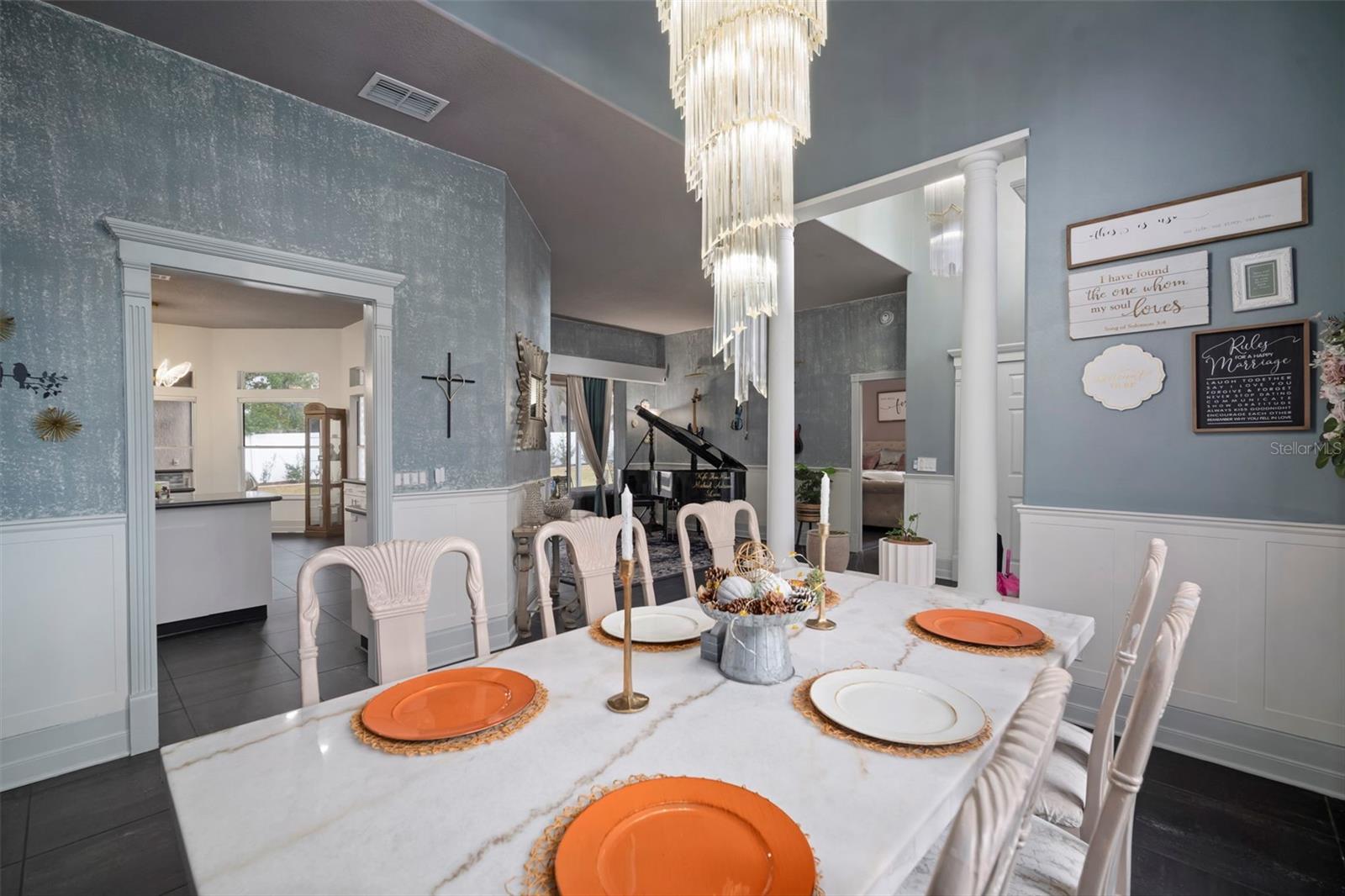 Image 11 of 72 For 424 Summit Chase Drive