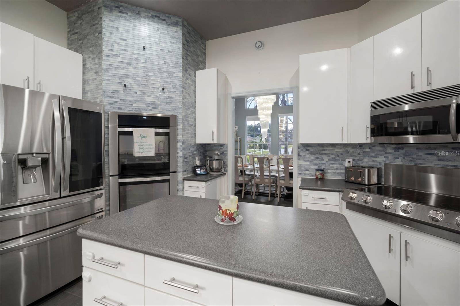 Image 14 of 72 For 424 Summit Chase Drive