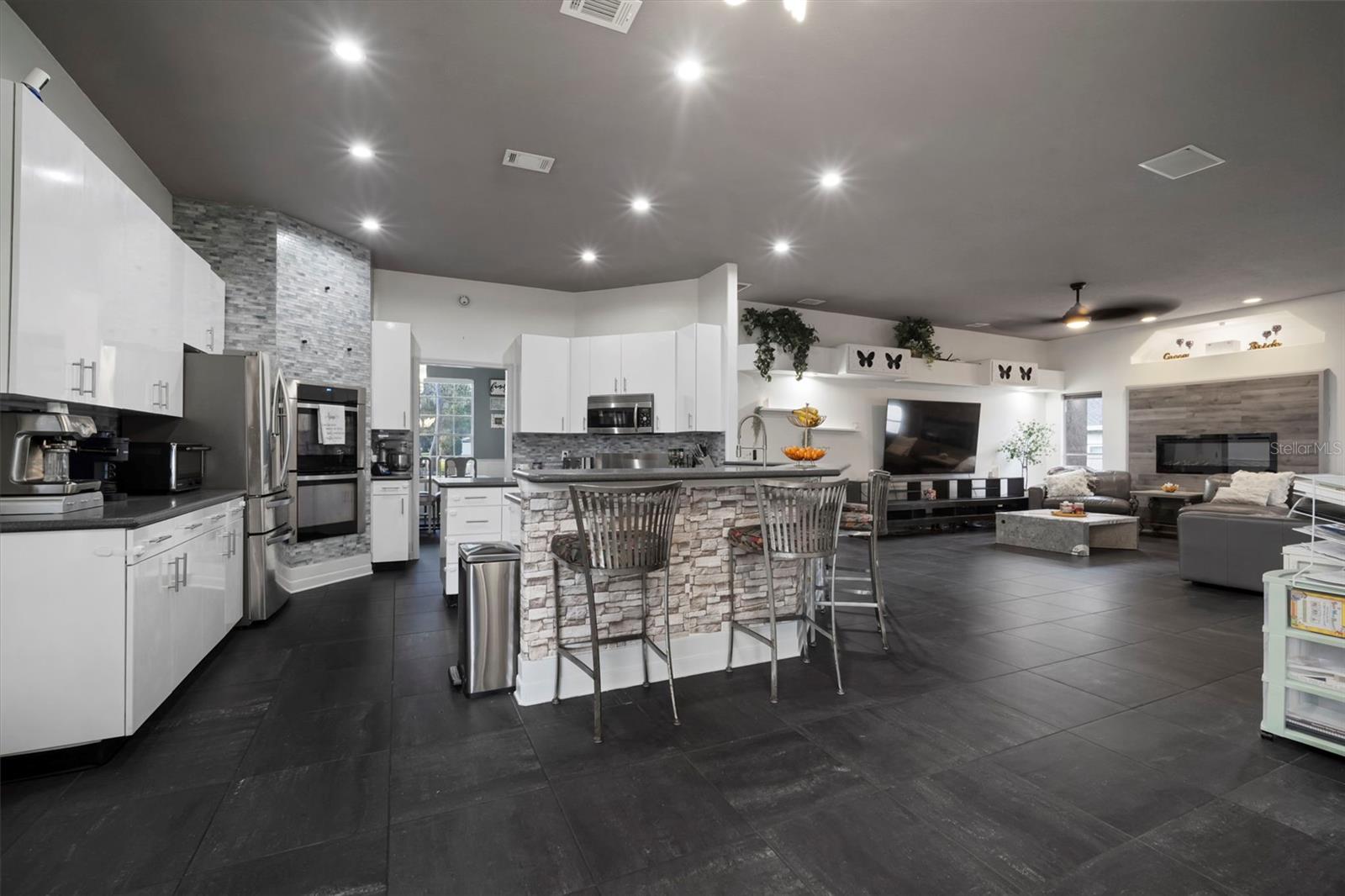 Image 18 of 72 For 424 Summit Chase Drive