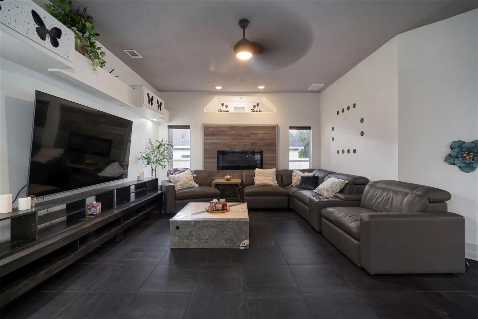 Image 21 of 72 For 424 Summit Chase Drive