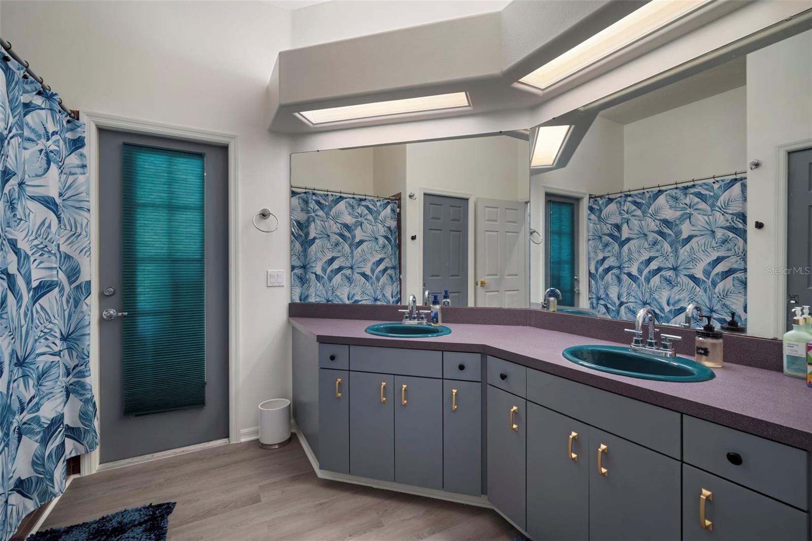 Image 34 of 72 For 424 Summit Chase Drive