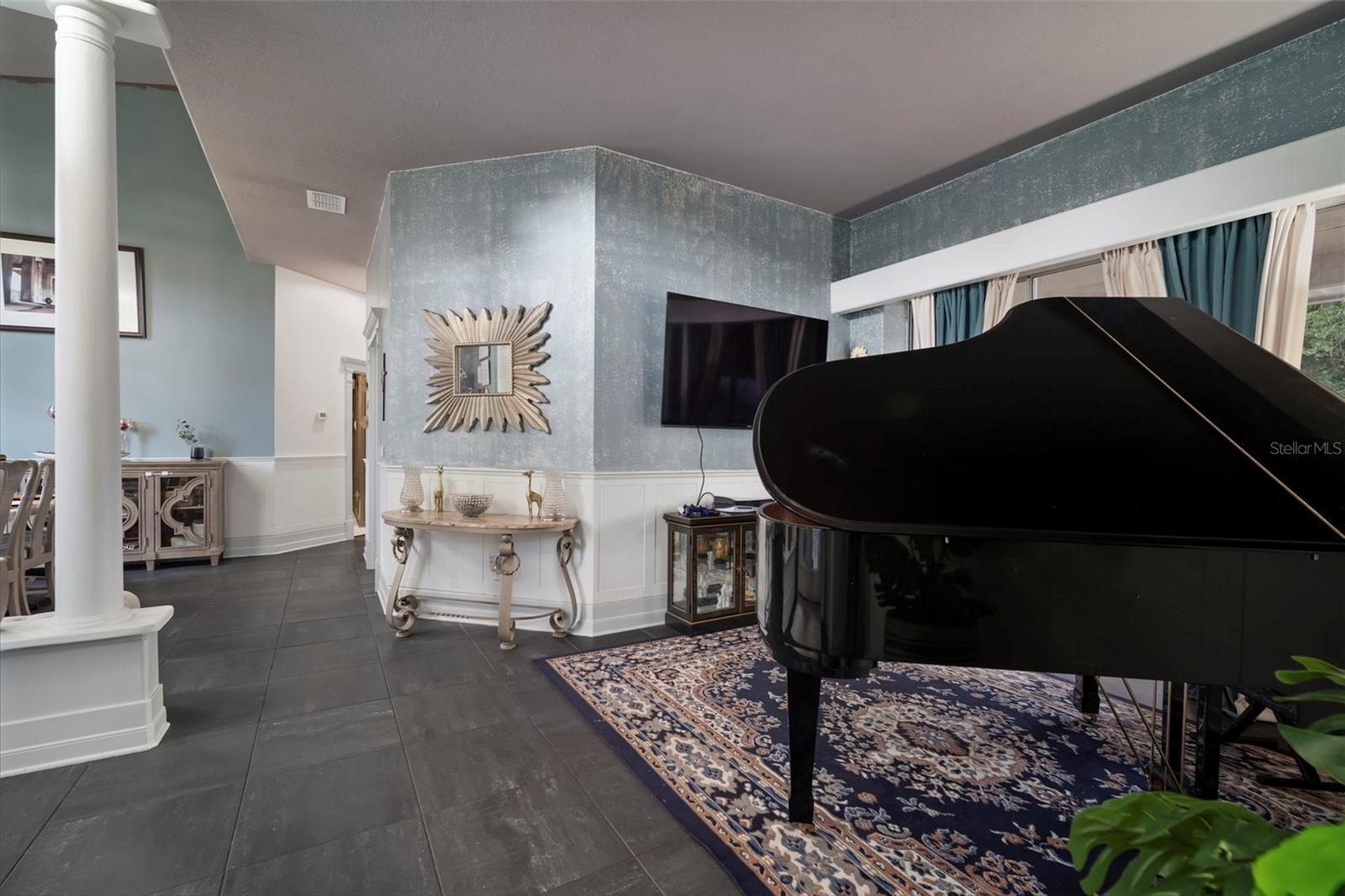 Image 5 of 72 For 424 Summit Chase Drive