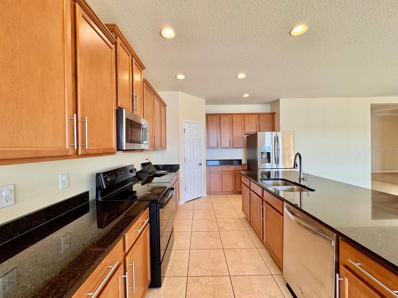 Image 15 of 36 For 610 15th Avenue Nw