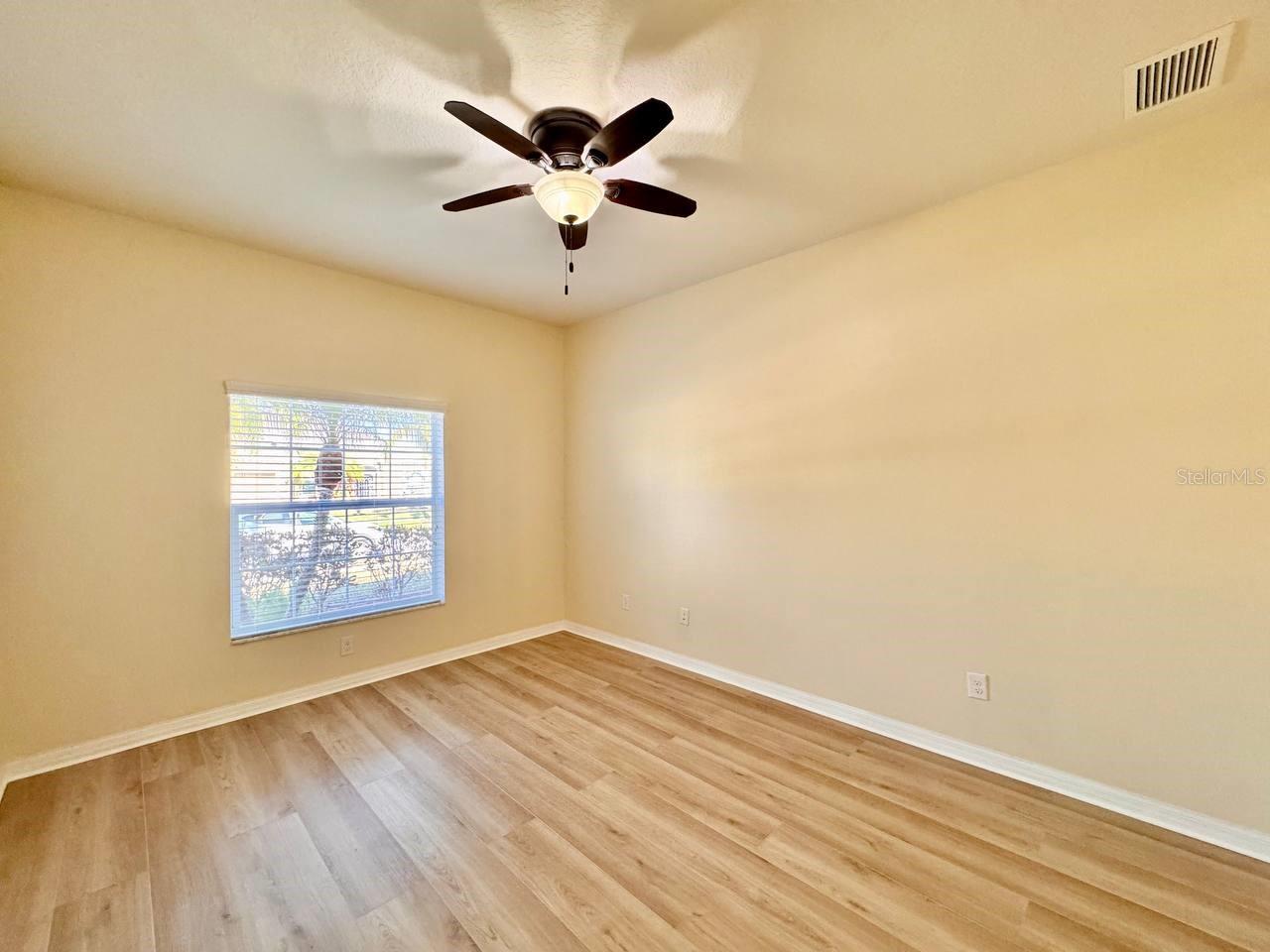 Image 5 of 36 For 610 15th Avenue Nw