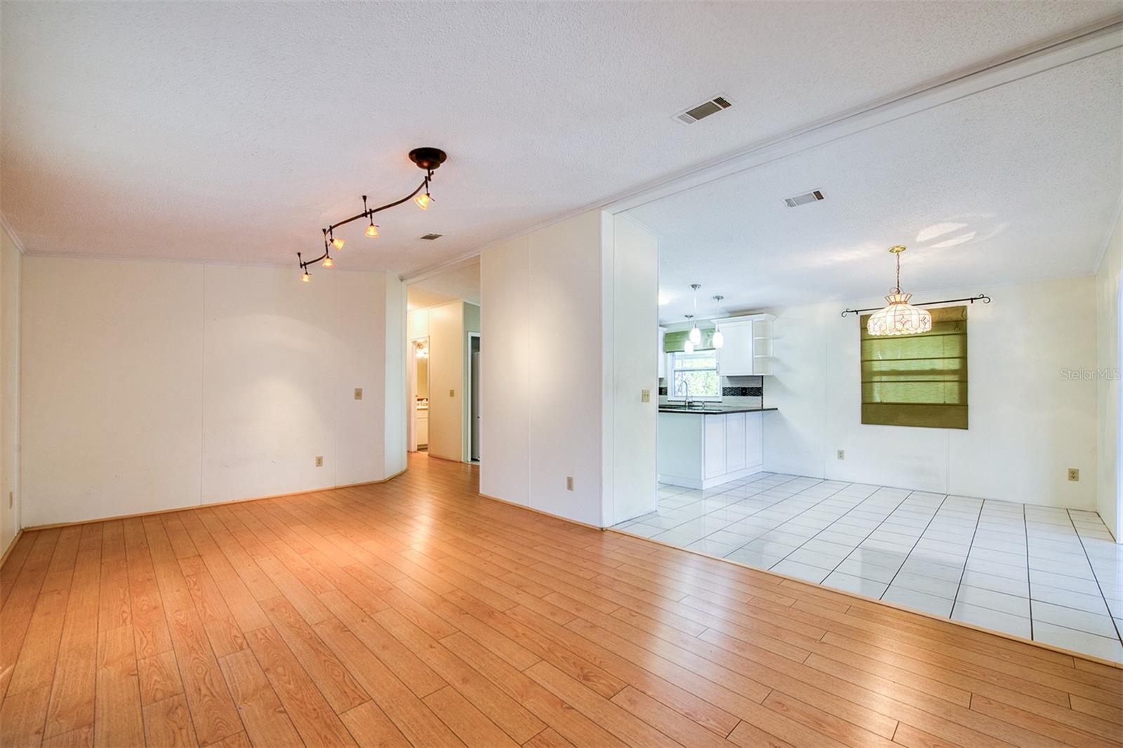 Image 10 of 52 For 8 Pelican Drive N