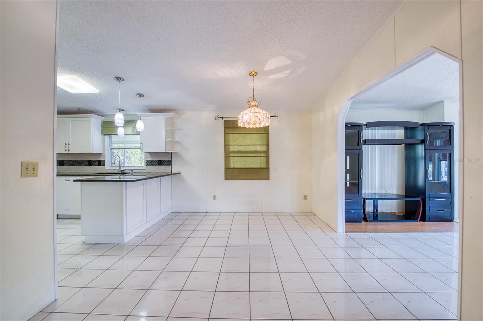 Image 11 of 52 For 8 Pelican Drive N