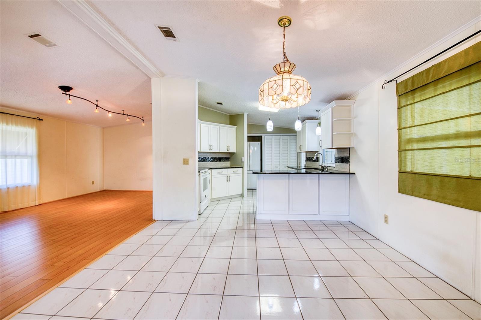 Image 13 of 52 For 8 Pelican Drive N