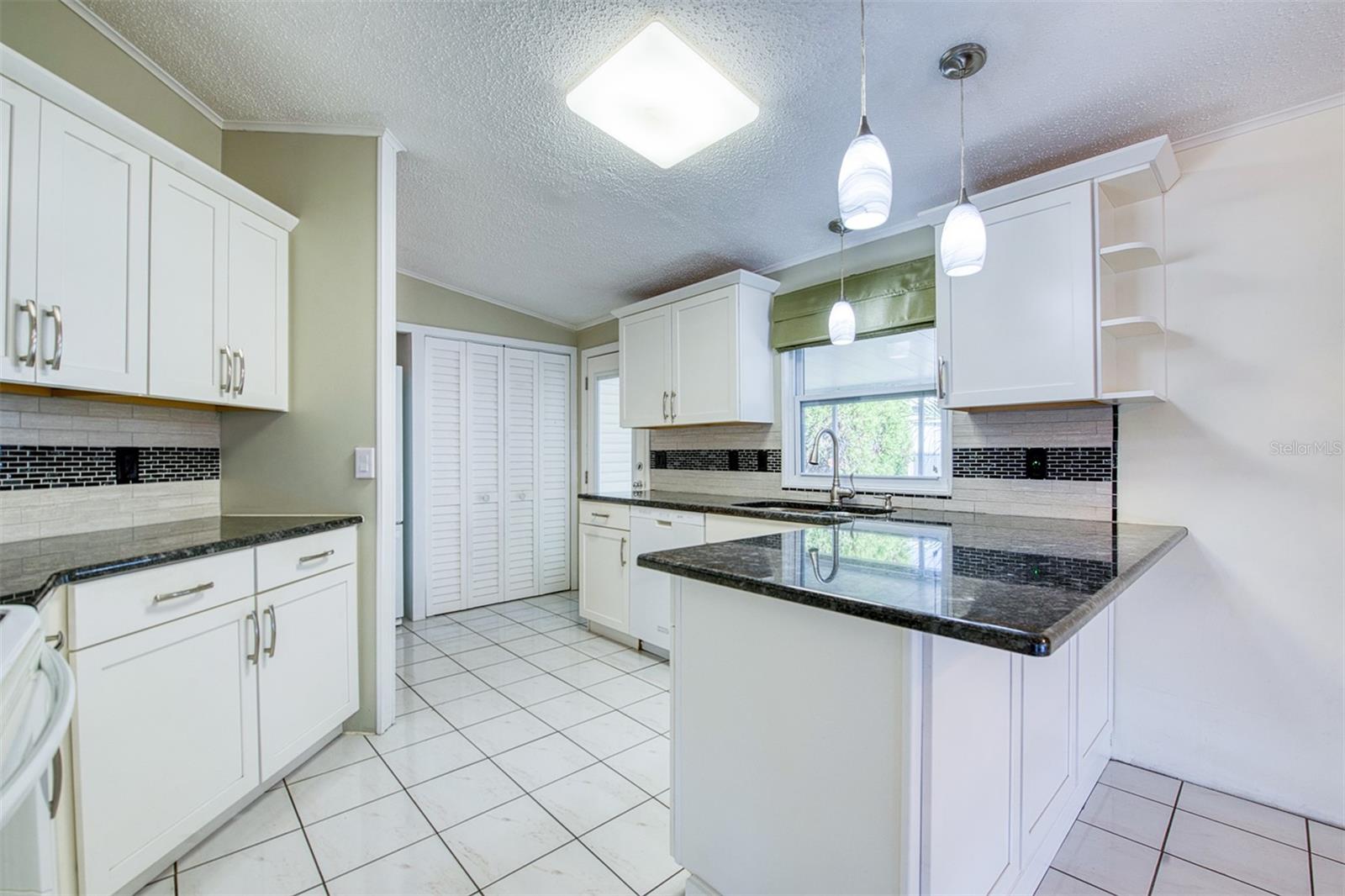 Image 15 of 52 For 8 Pelican Drive N