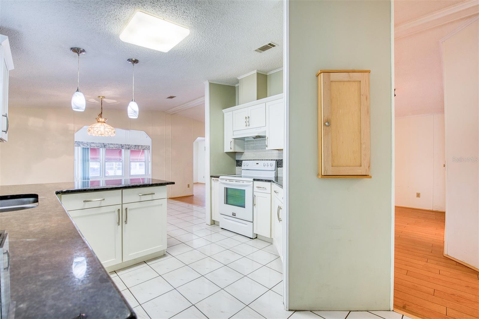 Image 16 of 52 For 8 Pelican Drive N