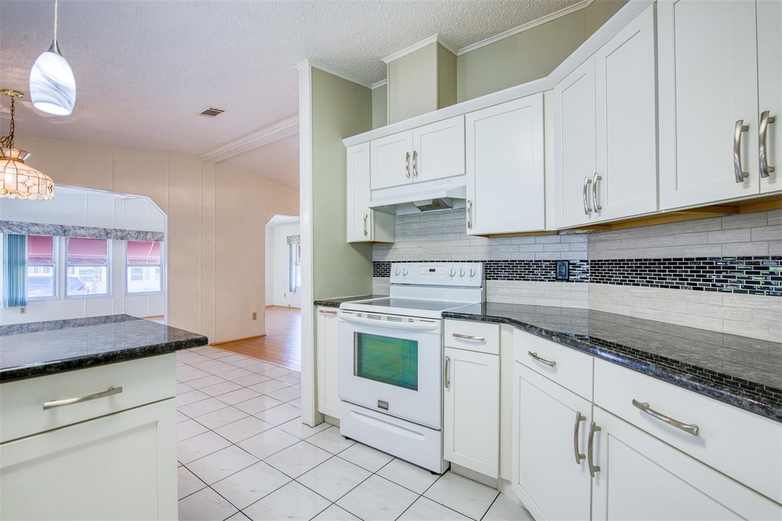 Image 17 of 52 For 8 Pelican Drive N