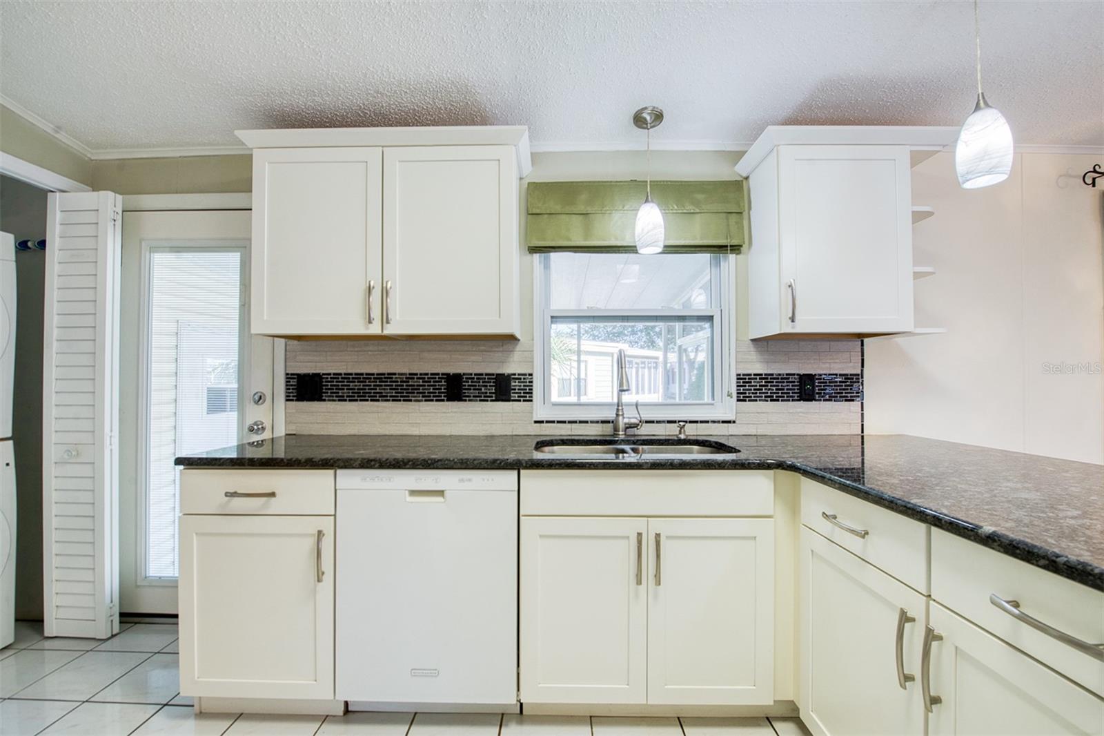 Image 19 of 52 For 8 Pelican Drive N