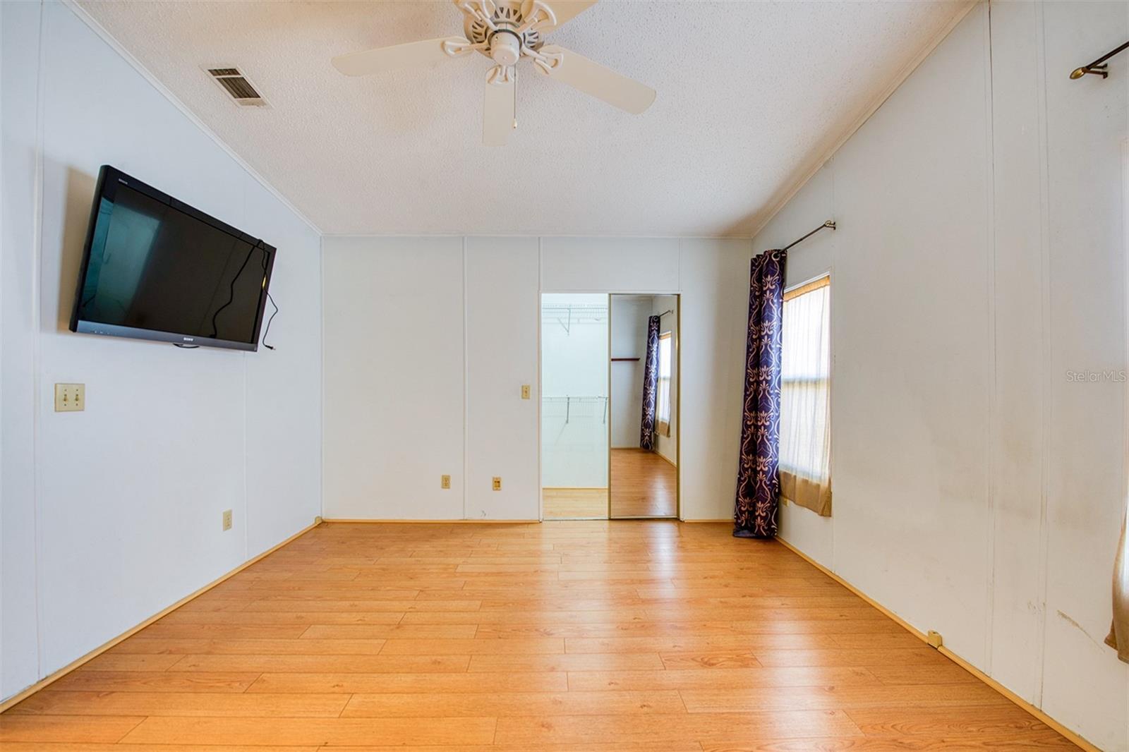 Image 21 of 52 For 8 Pelican Drive N