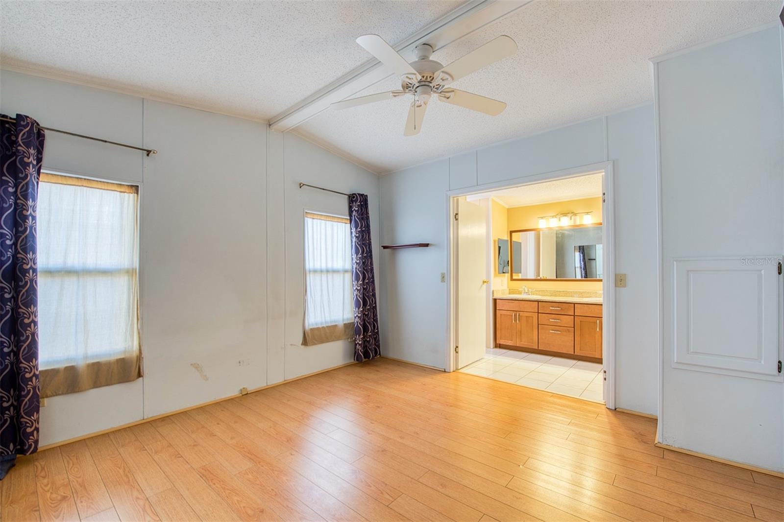 Image 22 of 52 For 8 Pelican Drive N