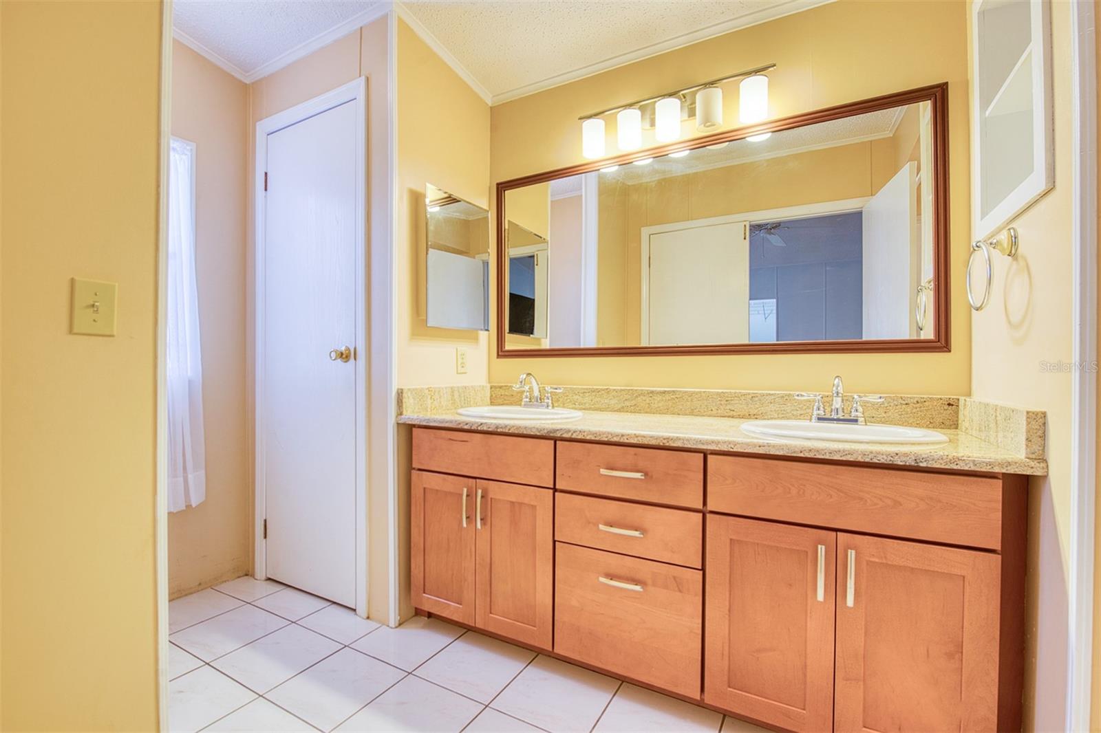 Image 25 of 52 For 8 Pelican Drive N