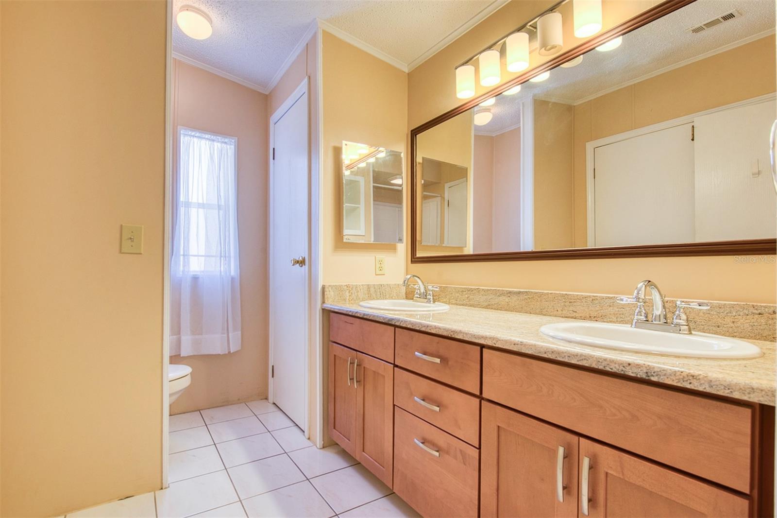 Image 26 of 52 For 8 Pelican Drive N