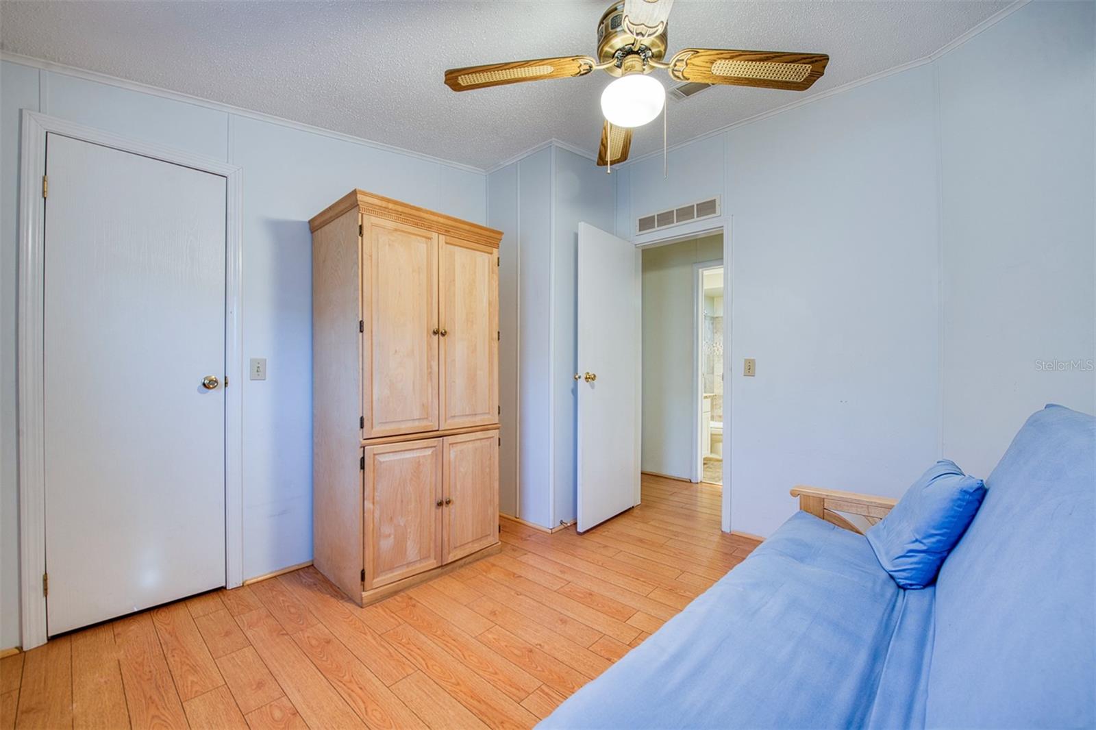 Image 29 of 52 For 8 Pelican Drive N