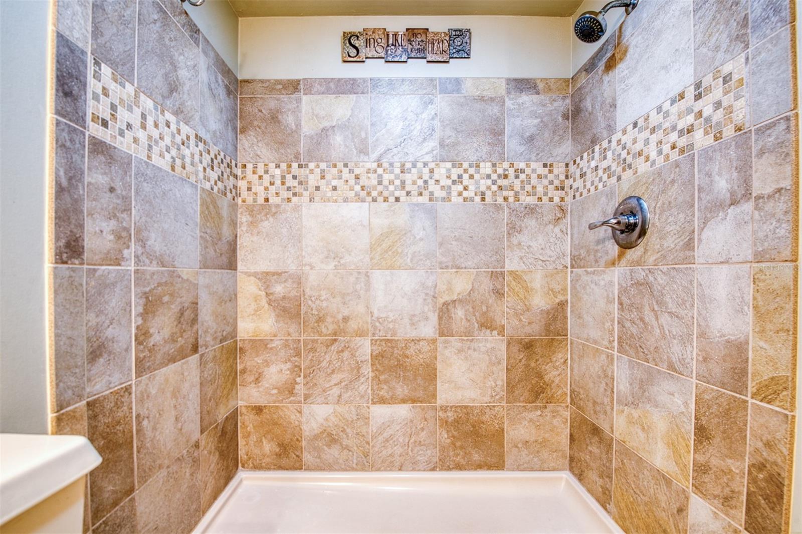 Image 31 of 52 For 8 Pelican Drive N