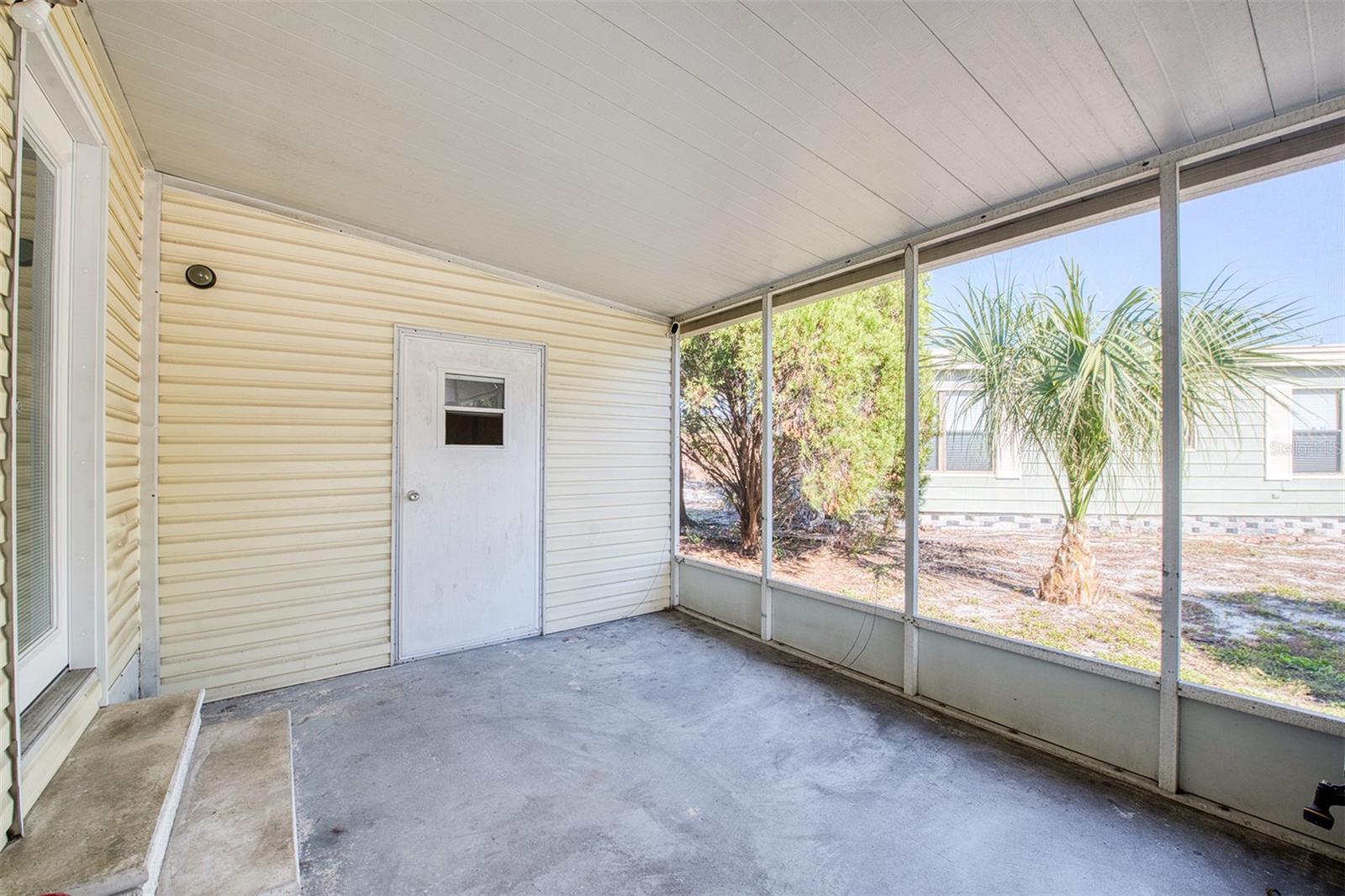 Image 32 of 52 For 8 Pelican Drive N