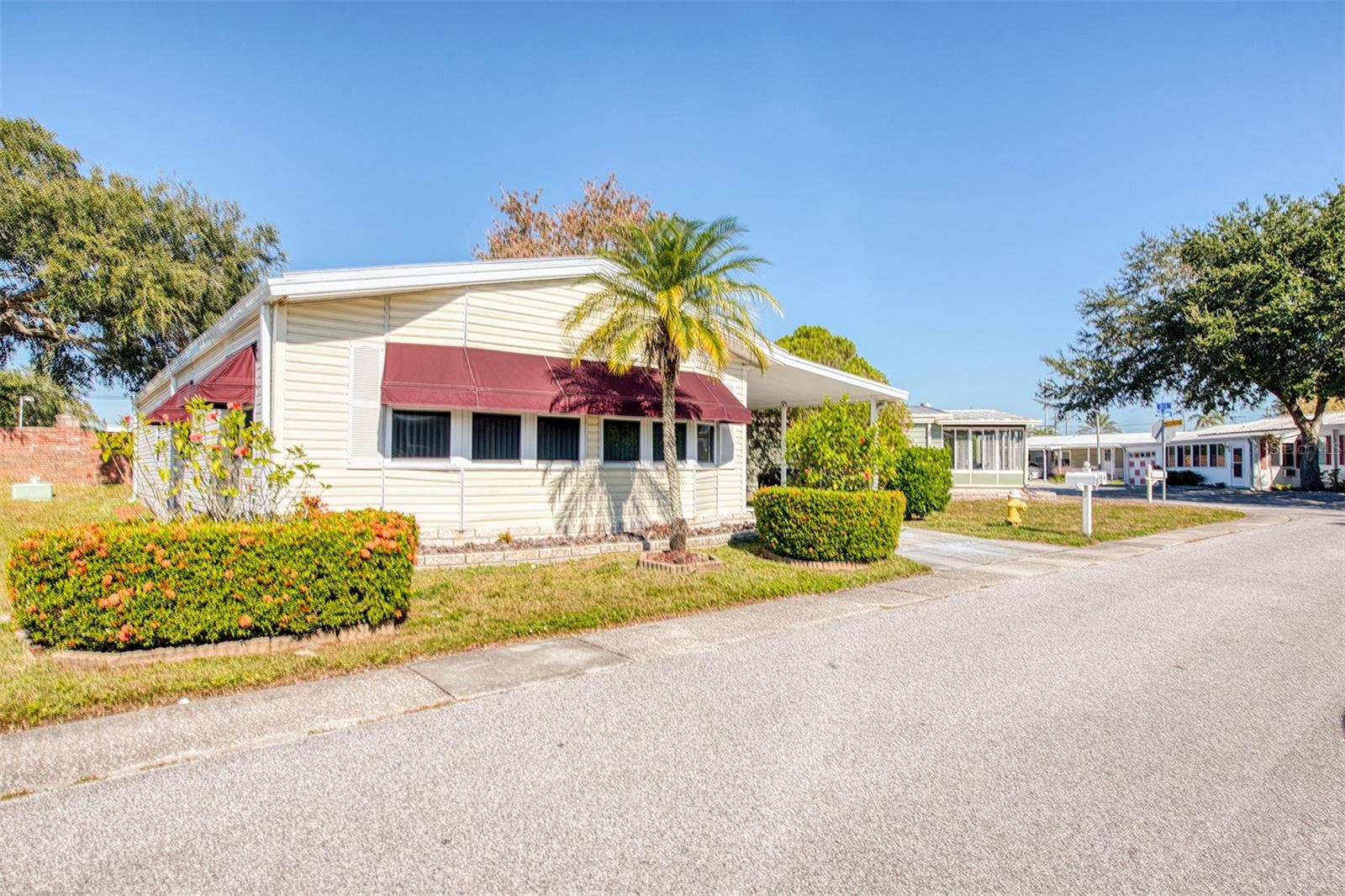 Image 34 of 52 For 8 Pelican Drive N