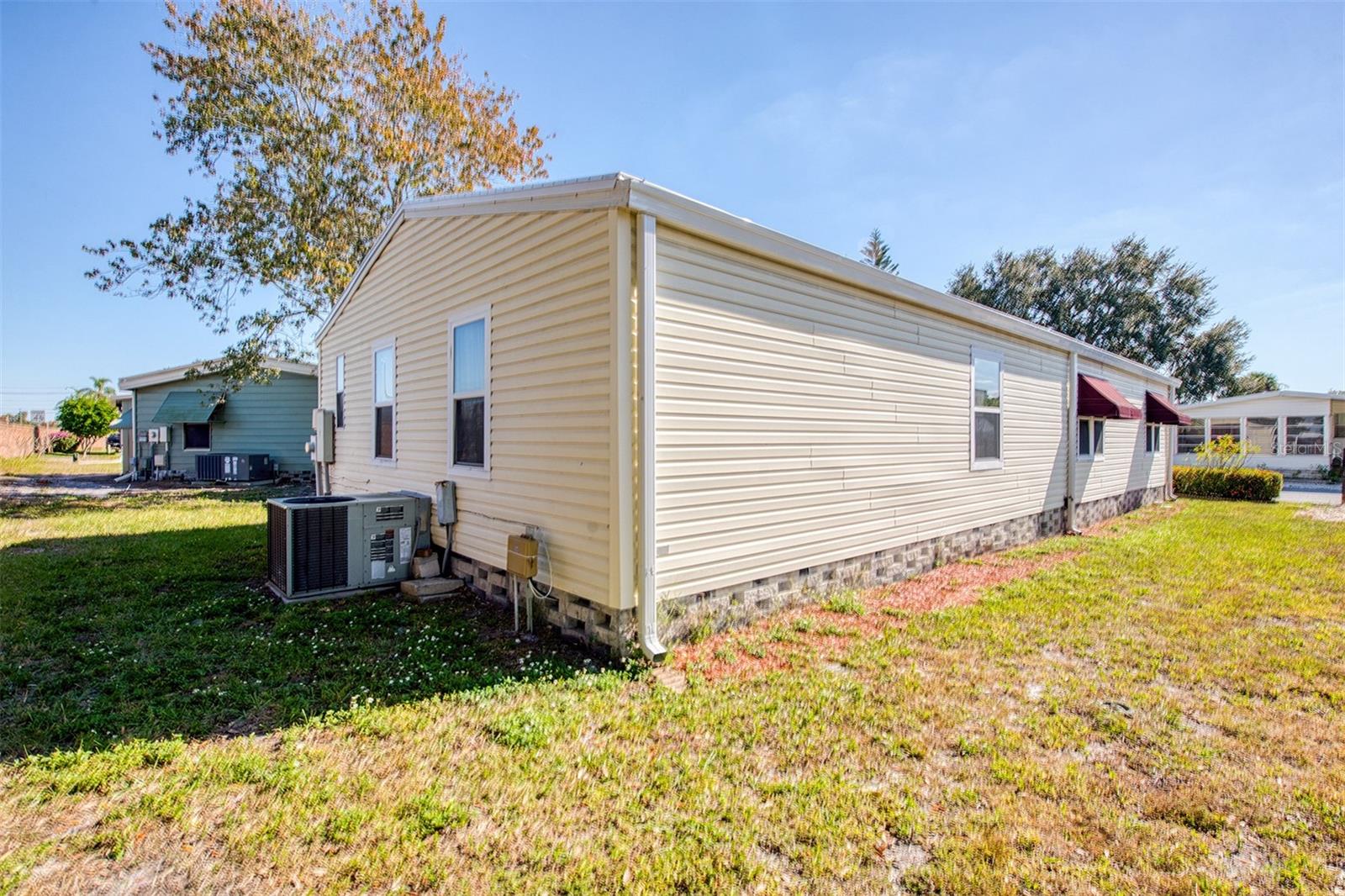 Image 38 of 52 For 8 Pelican Drive N