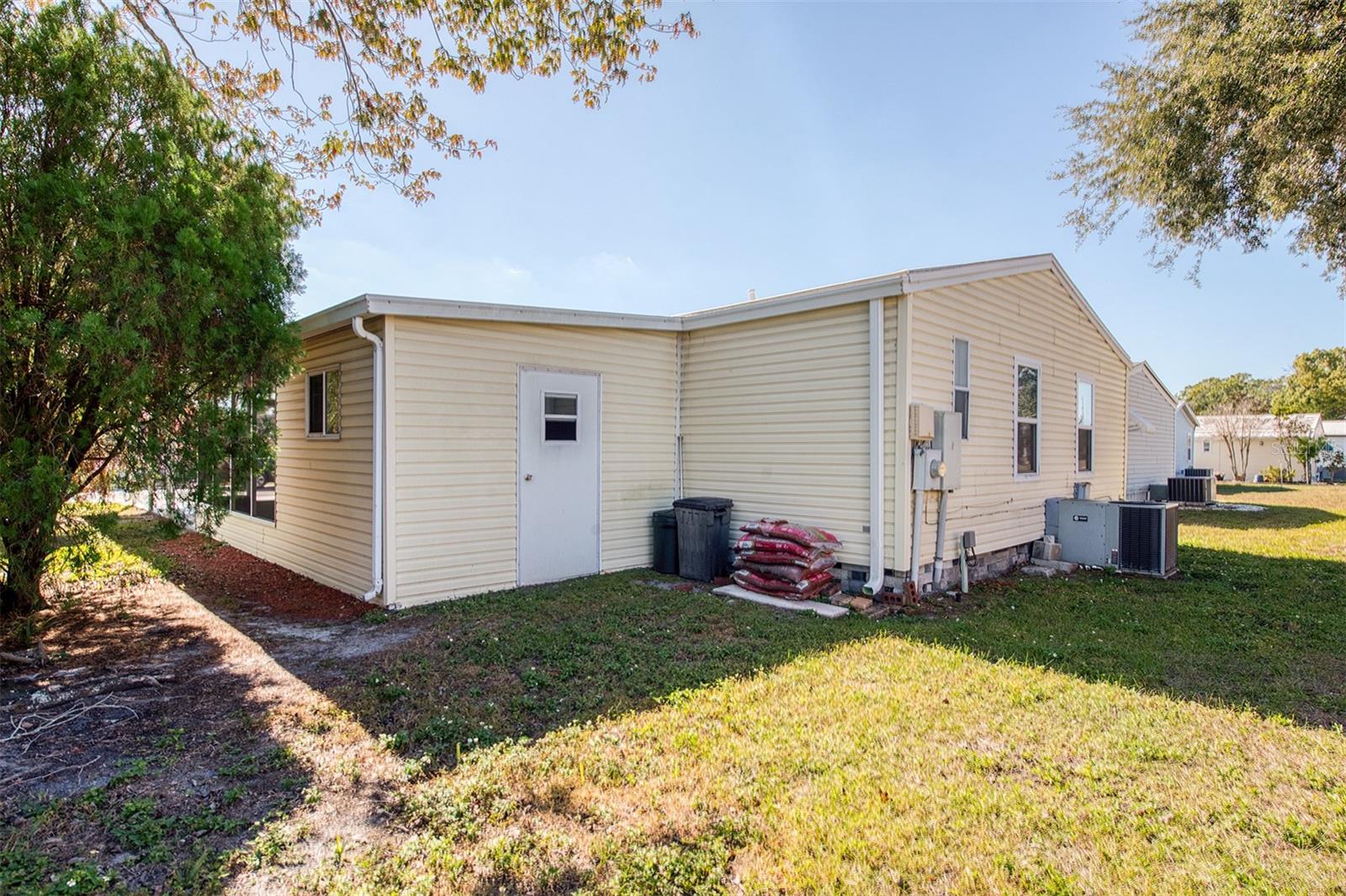 Image 39 of 52 For 8 Pelican Drive N