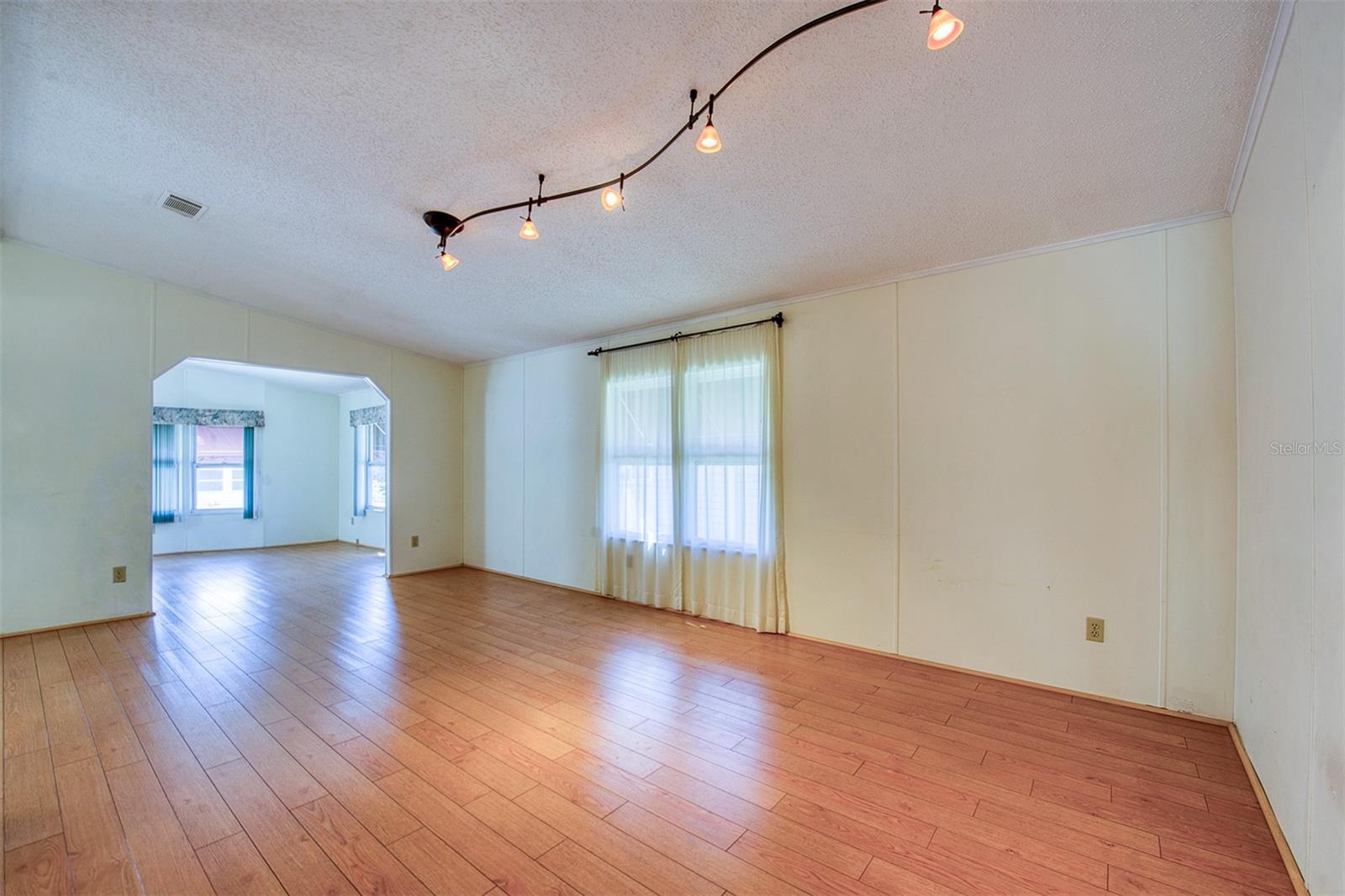 Image 5 of 52 For 8 Pelican Drive N