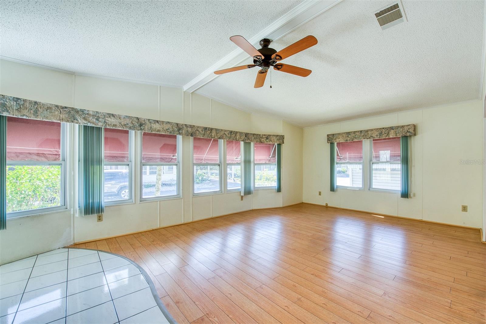 Image 6 of 52 For 8 Pelican Drive N