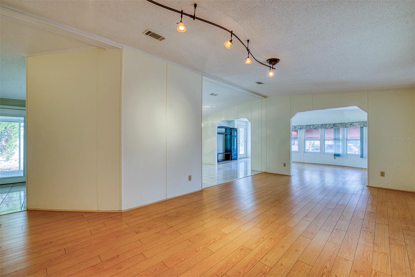 Image 9 of 52 For 8 Pelican Drive N