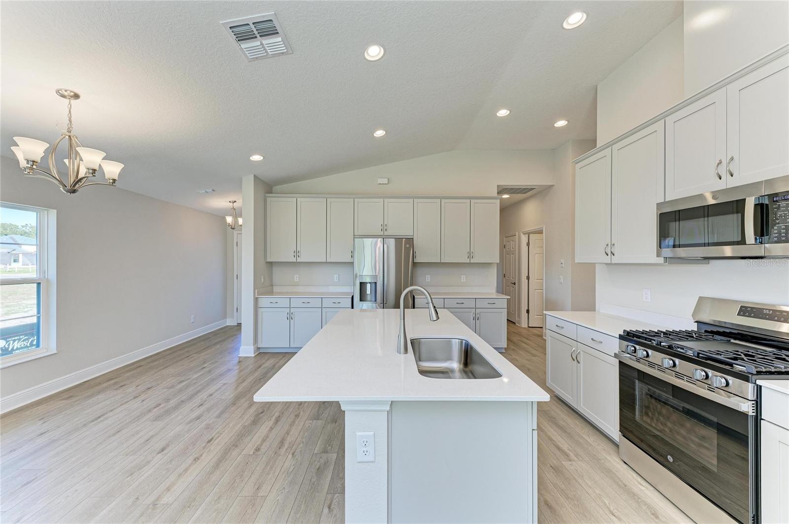 Image 16 of 26 For 12377 Oak Hill Way