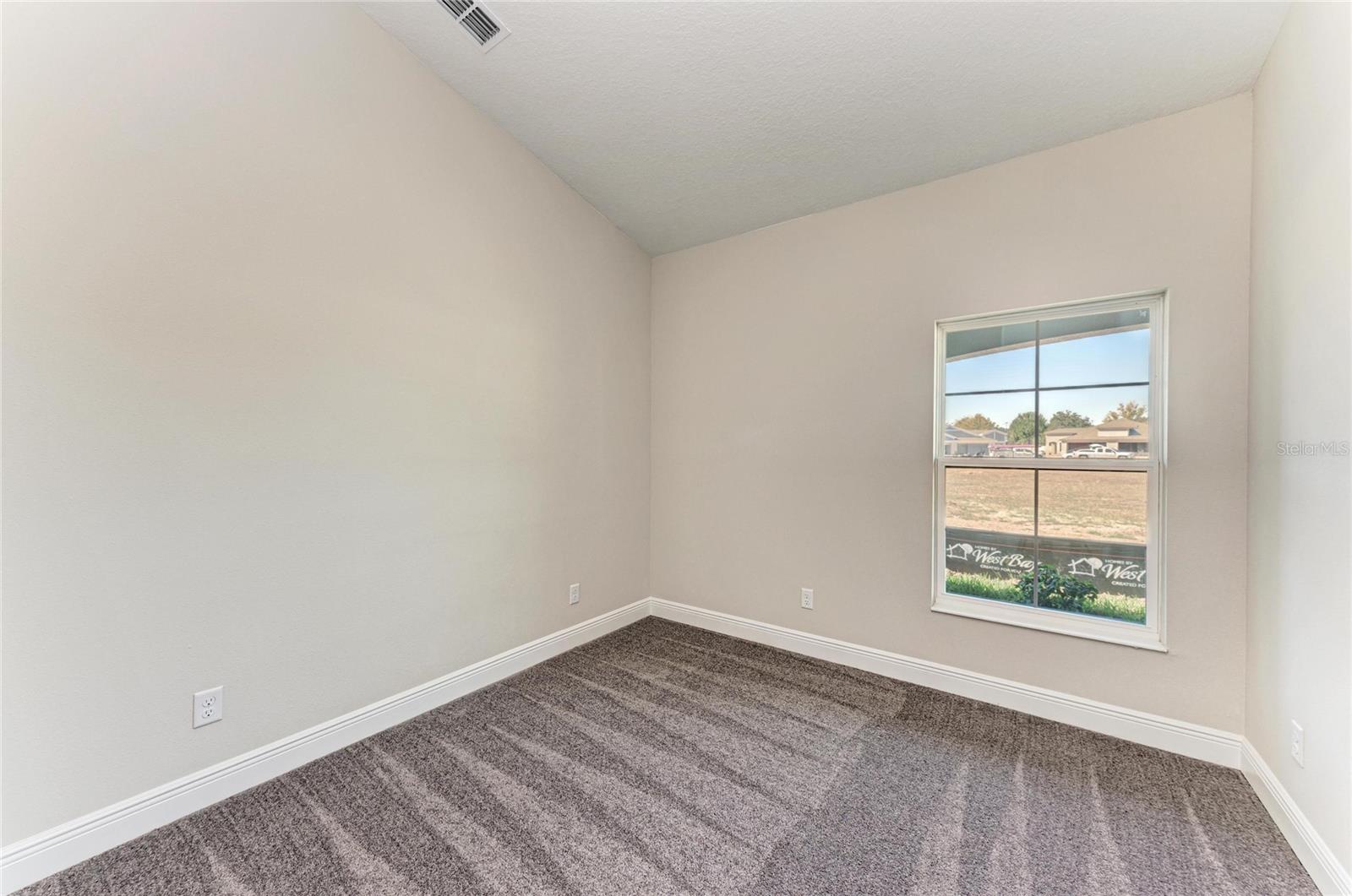 Image 18 of 26 For 12377 Oak Hill Way