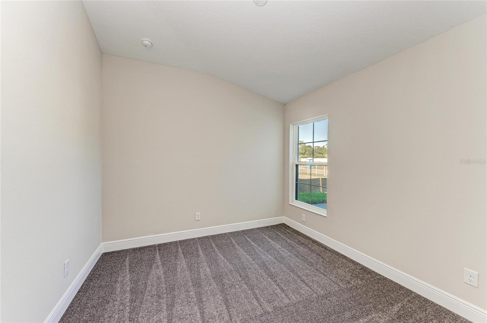 Image 21 of 26 For 12377 Oak Hill Way