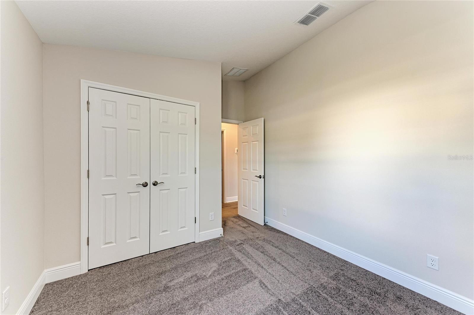 Image 22 of 26 For 12377 Oak Hill Way