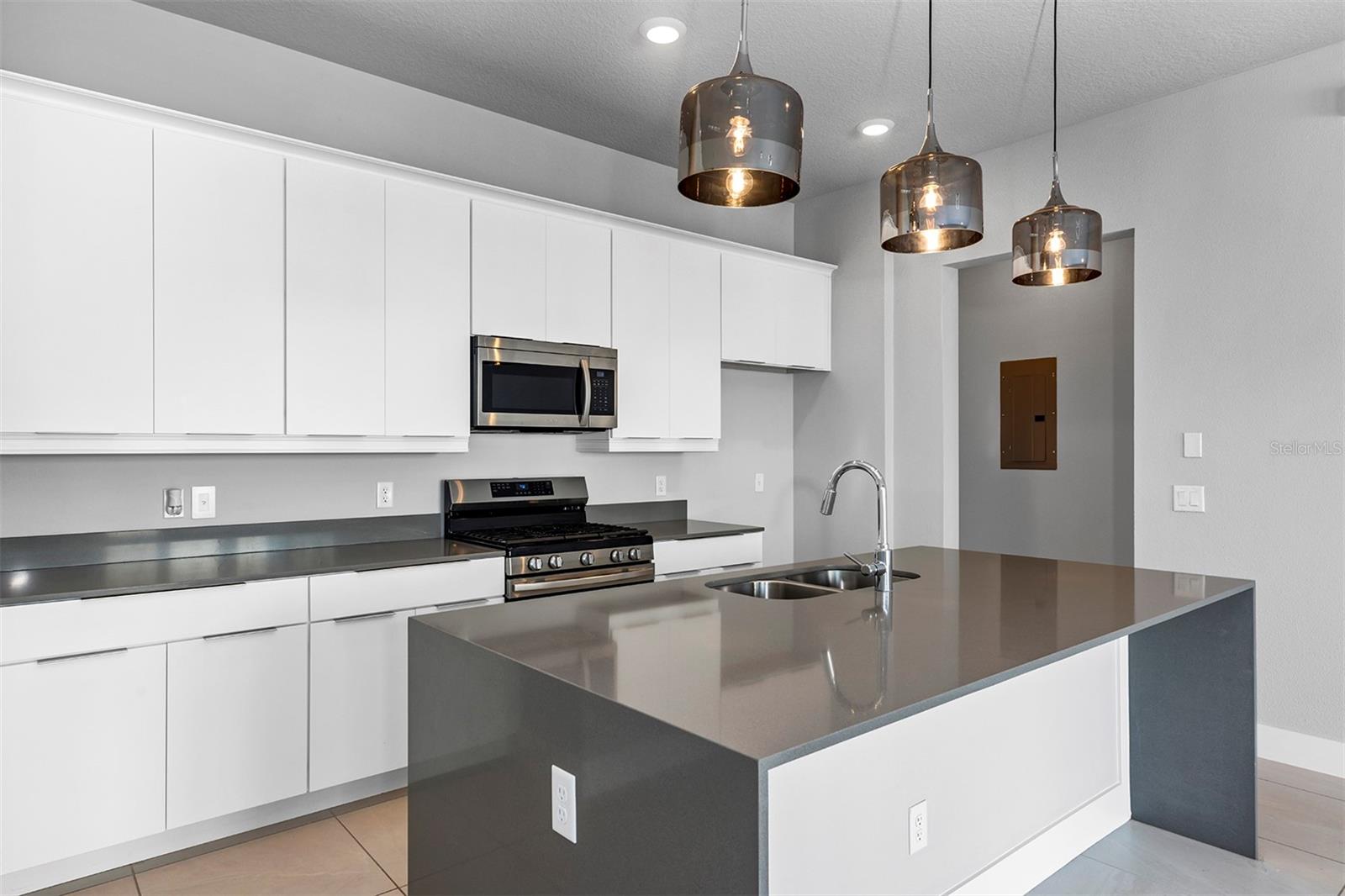 Image 8 of 54 For 7770 Sandy Ridge Drive 129