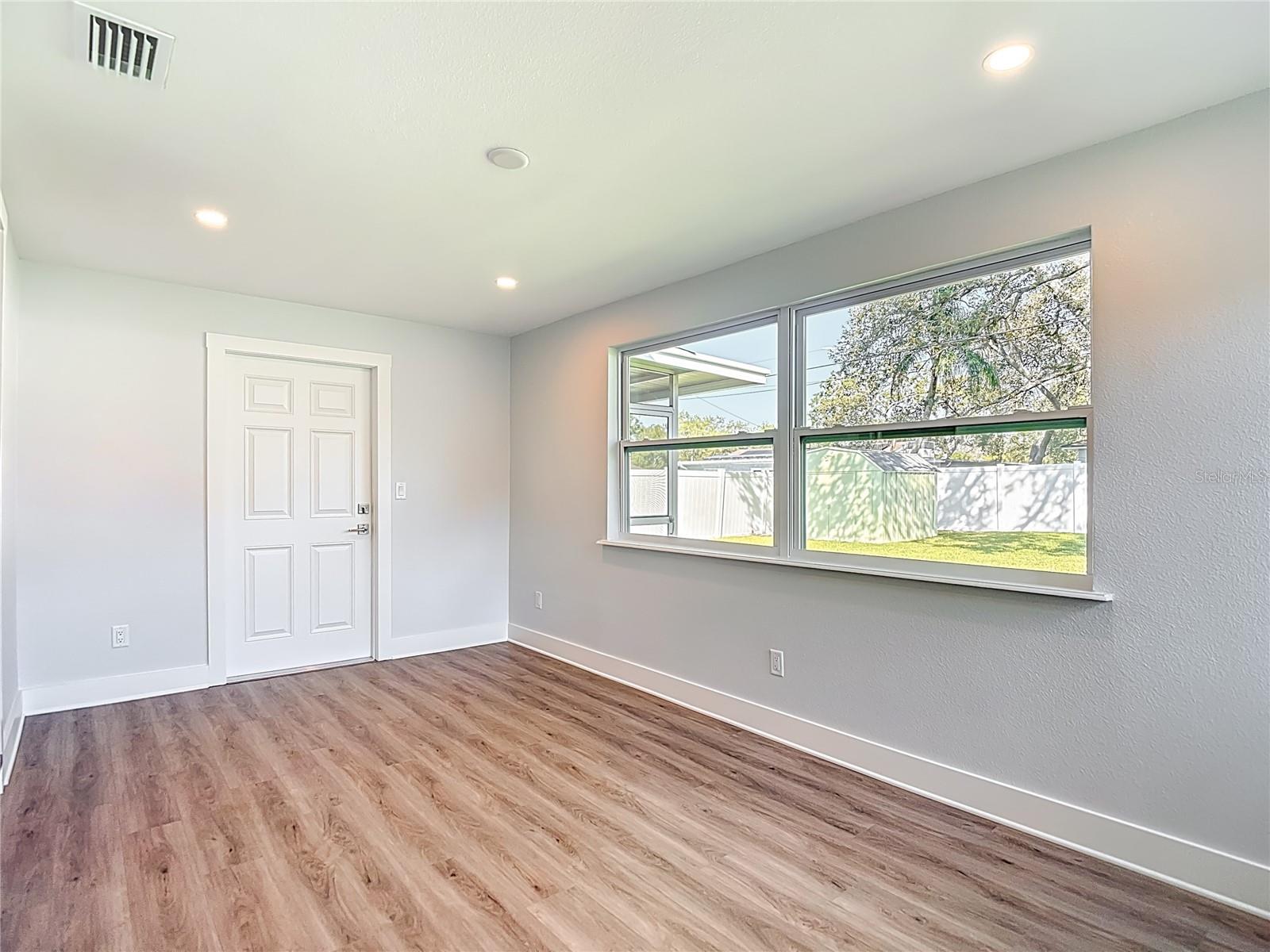 Image 17 of 37 For 1432 Pine Street