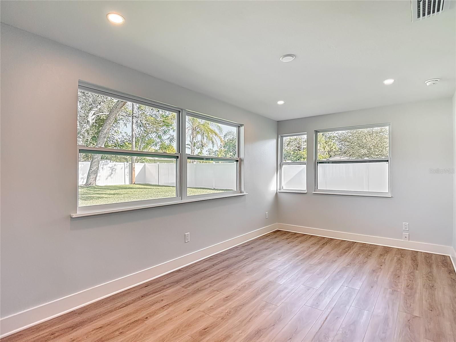 Image 18 of 37 For 1432 Pine Street