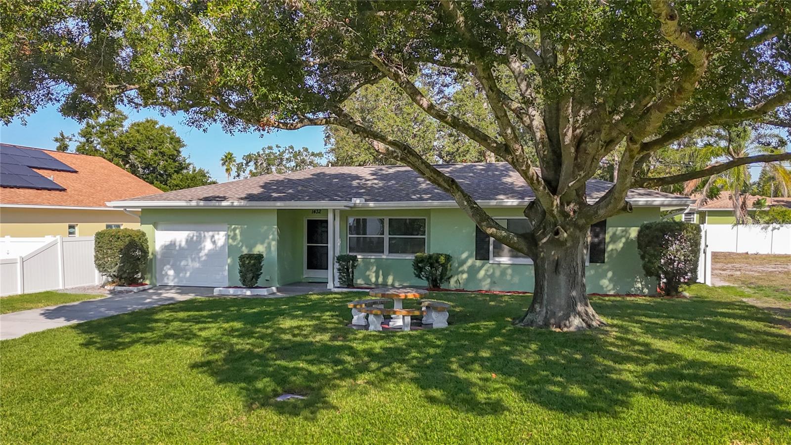 Image 28 of 37 For 1432 Pine Street