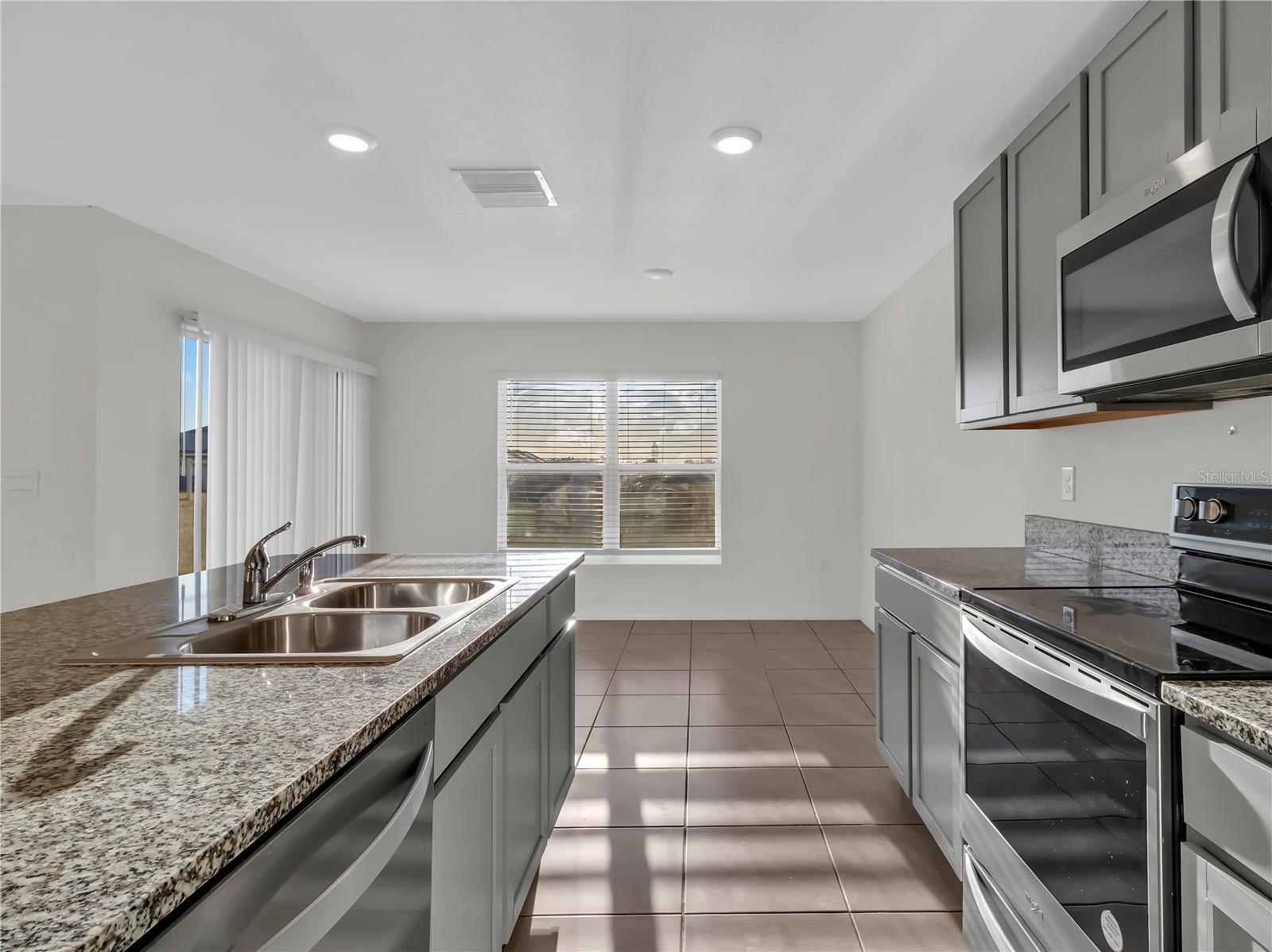 Image 13 of 43 For 16645 Mosaic Oar Drive