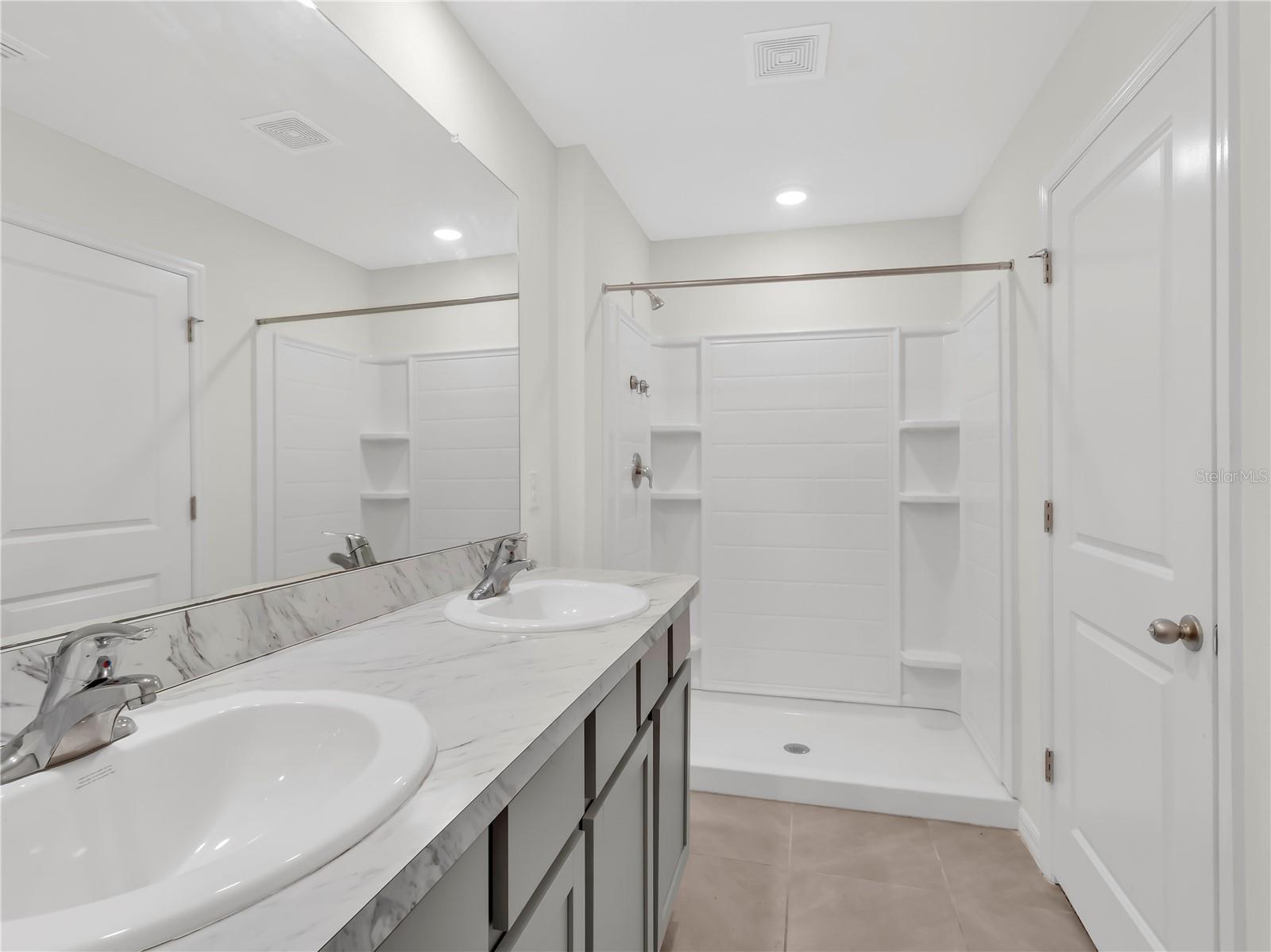 Image 28 of 43 For 16645 Mosaic Oar Drive