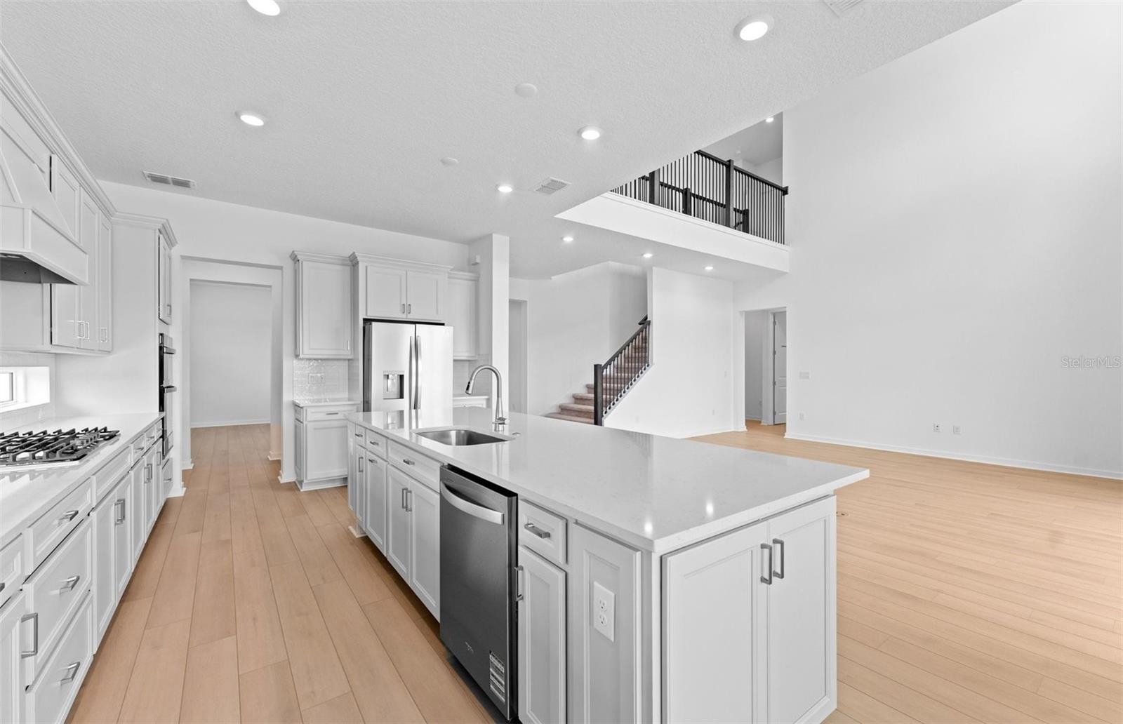 Listing photo id 2 for 37392 Gunnison Drive