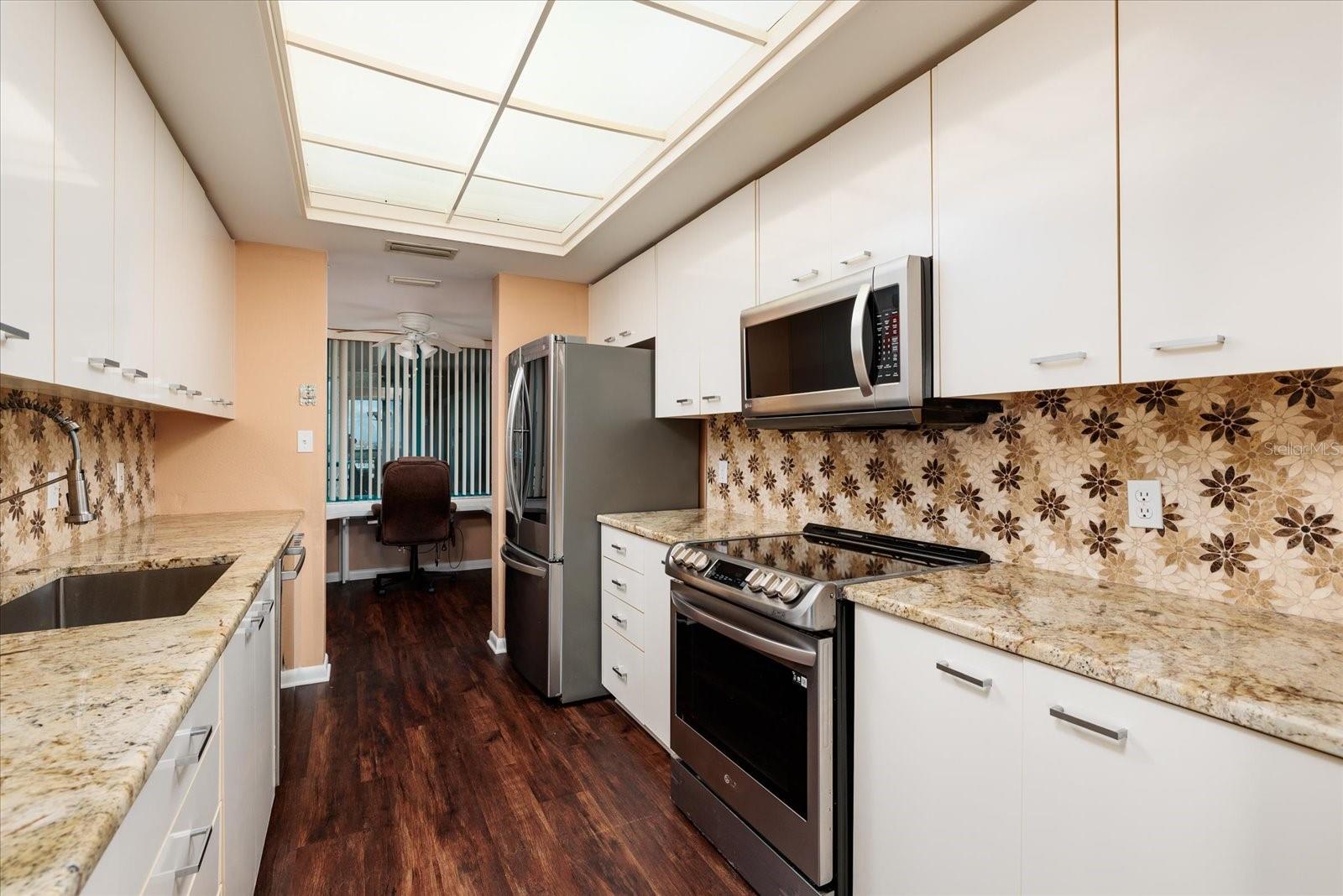 Image 11 of 67 For 1520 Gulf Boulevard 1606