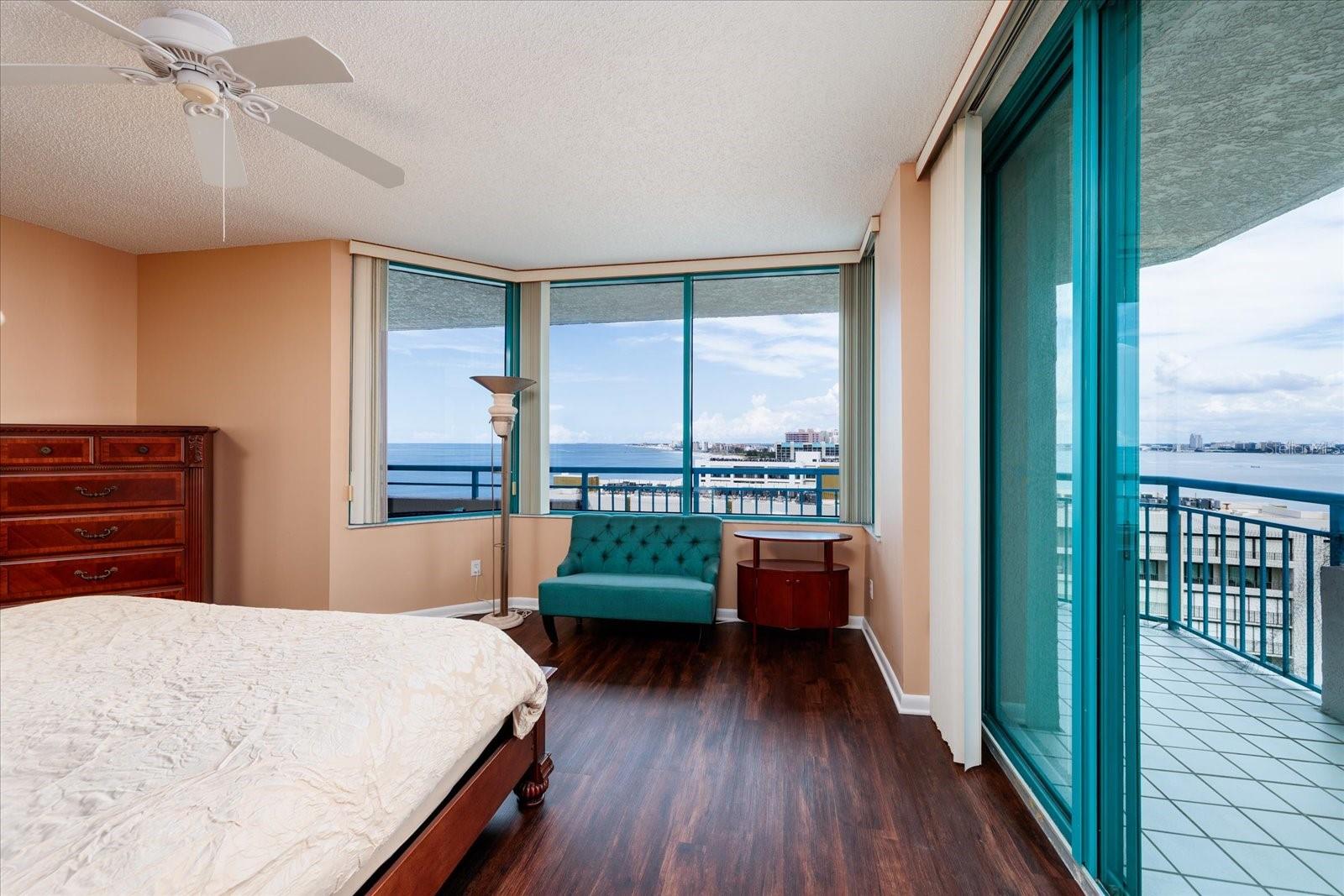 Image 29 of 67 For 1520 Gulf Boulevard 1606