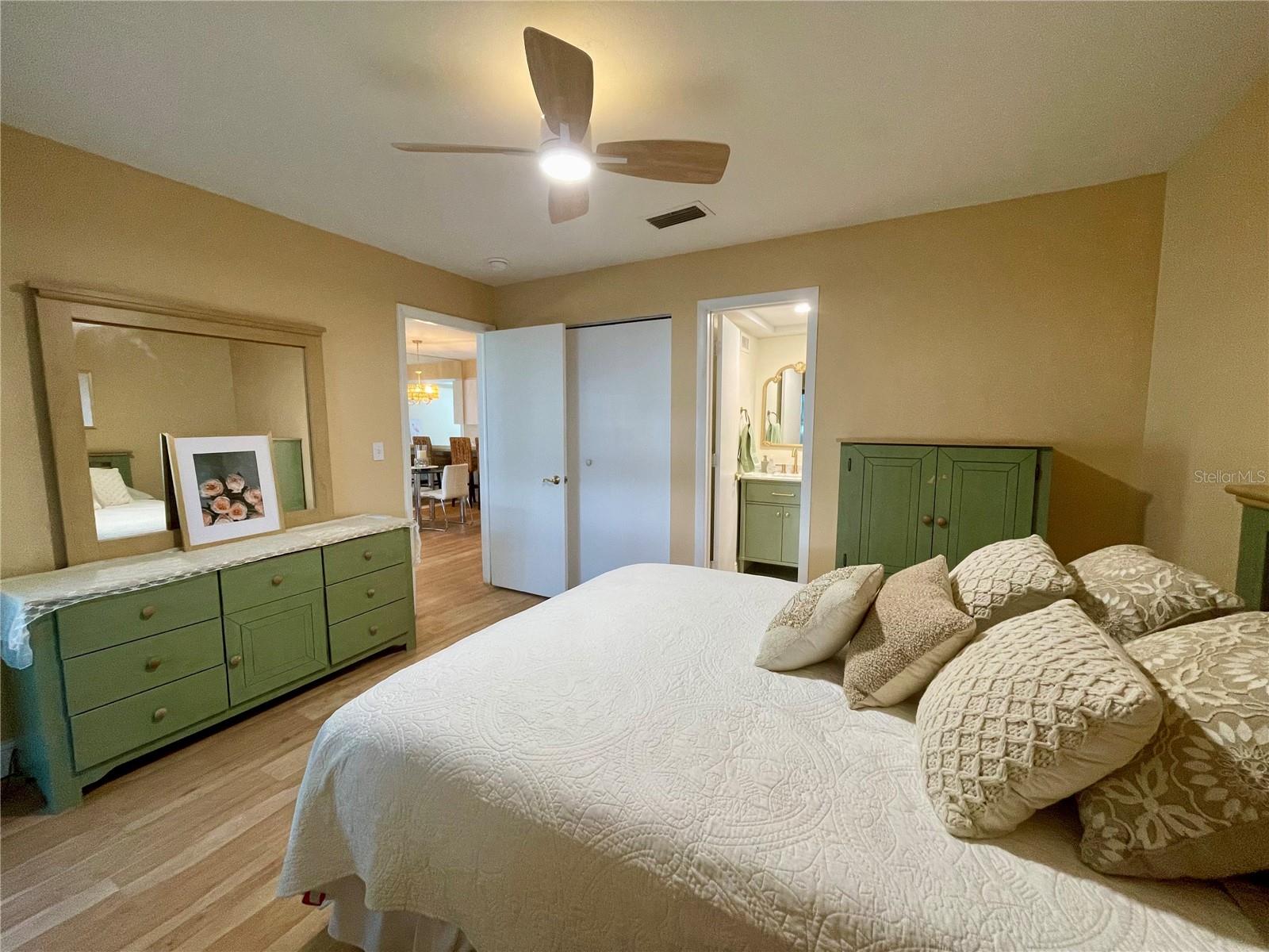 Image 13 of 28 For 400 Glennes Lane 108