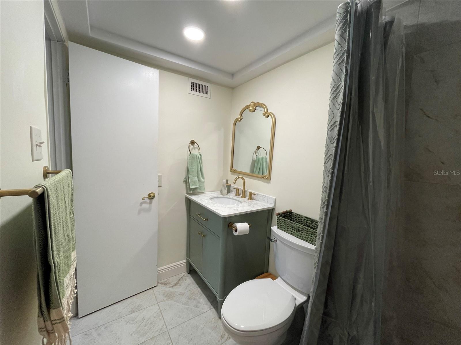 Image 16 of 28 For 400 Glennes Lane 108