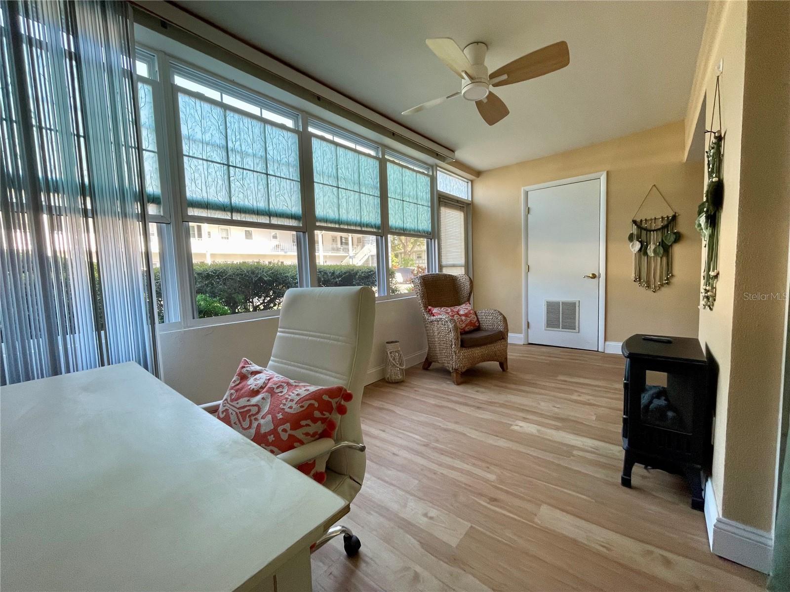 Image 17 of 28 For 400 Glennes Lane 108