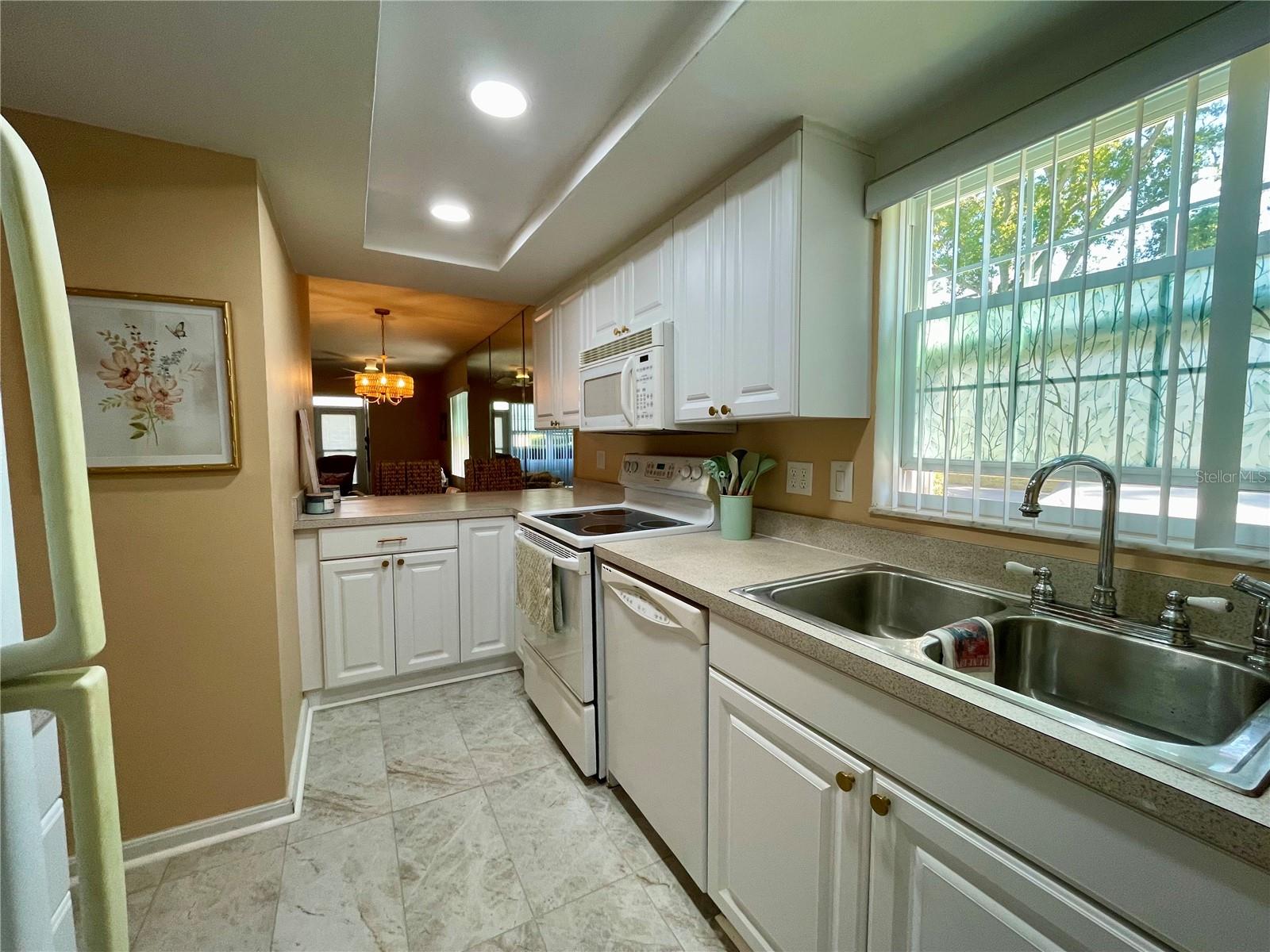 Image 3 of 28 For 400 Glennes Lane 108