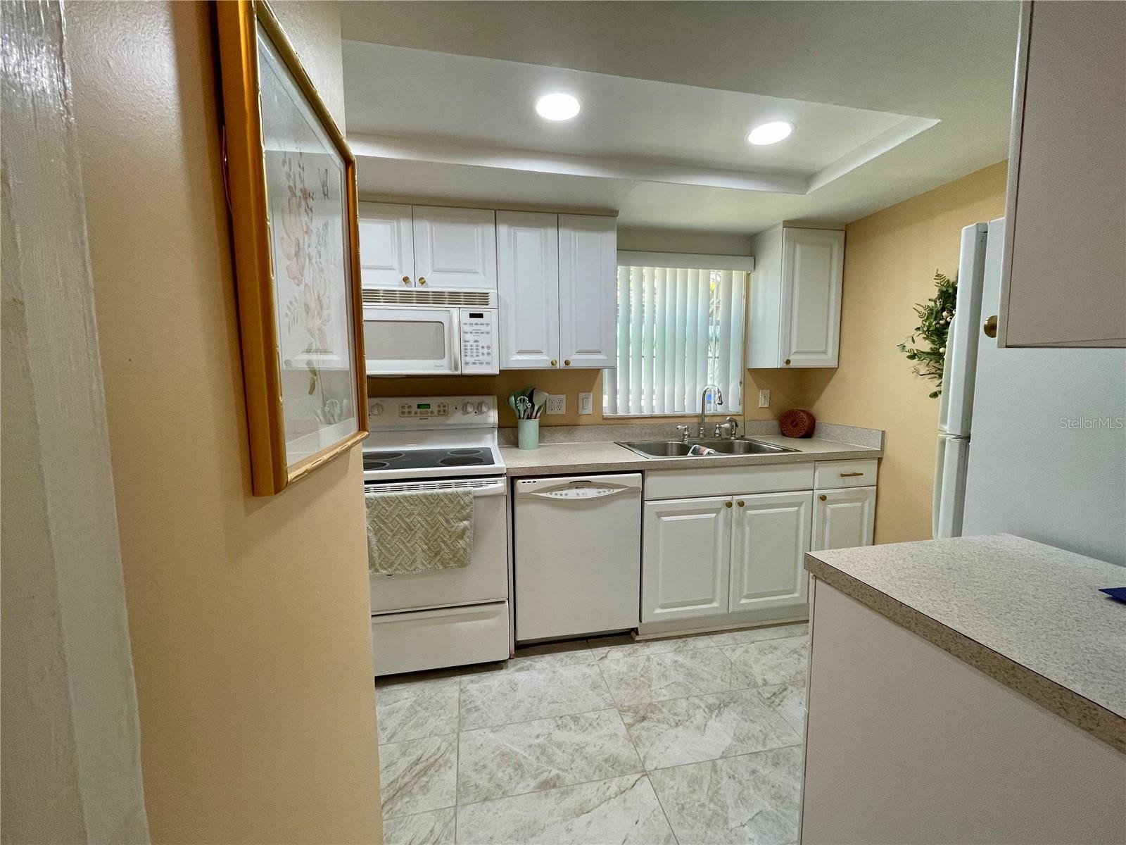 Image 4 of 28 For 400 Glennes Lane 108