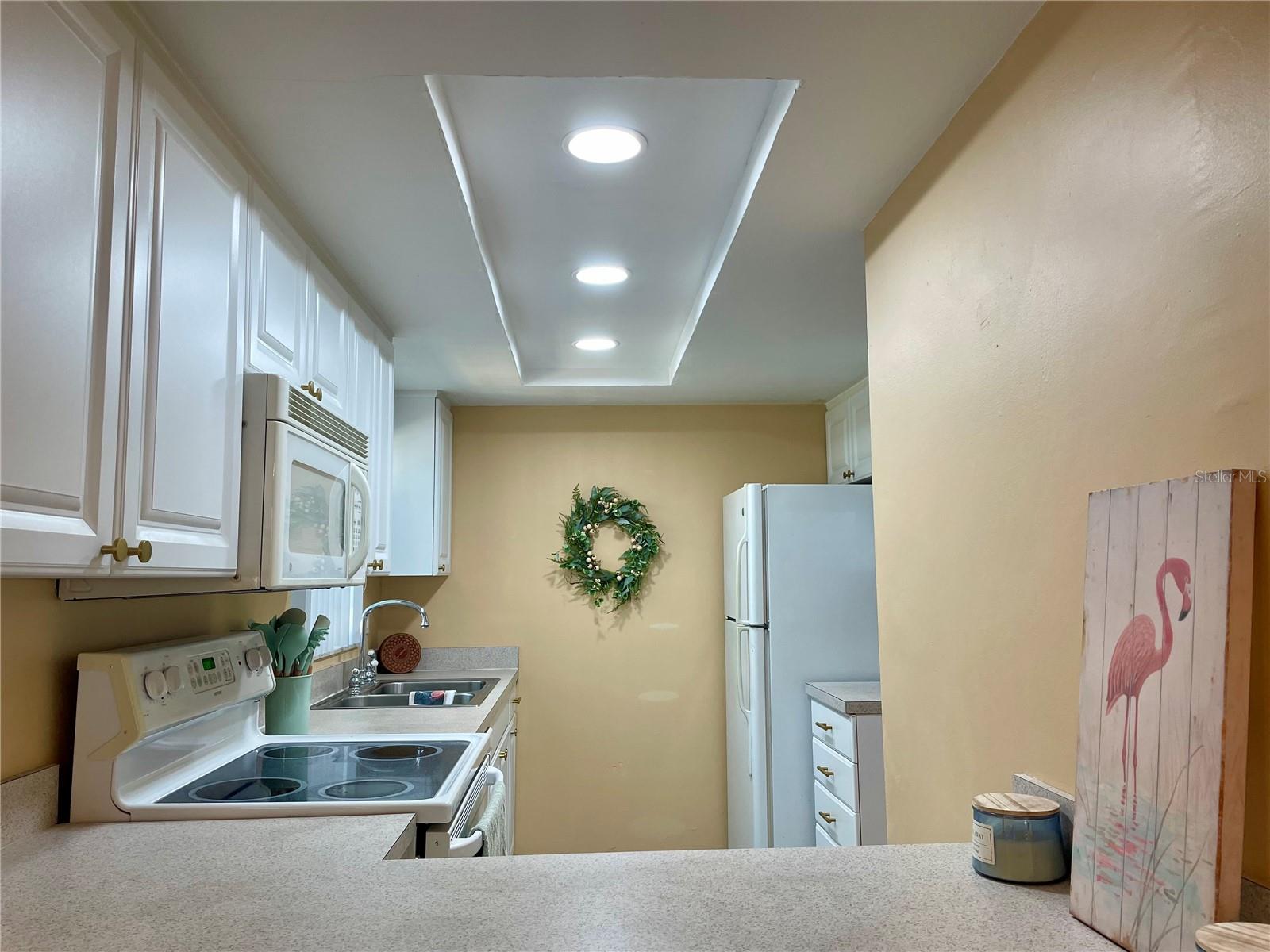 Image 6 of 28 For 400 Glennes Lane 108