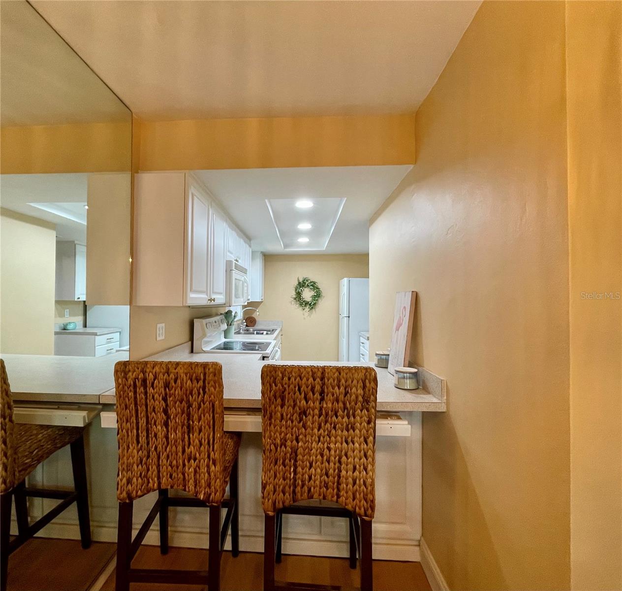 Image 7 of 28 For 400 Glennes Lane 108