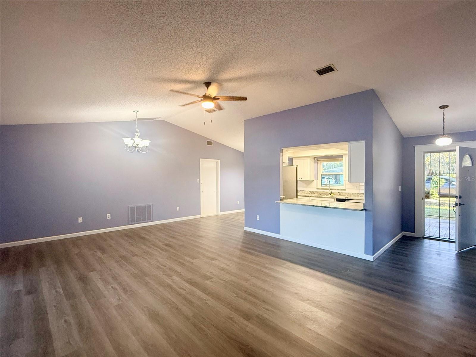 Image 5 of 20 For 8775 Heather Boulevard