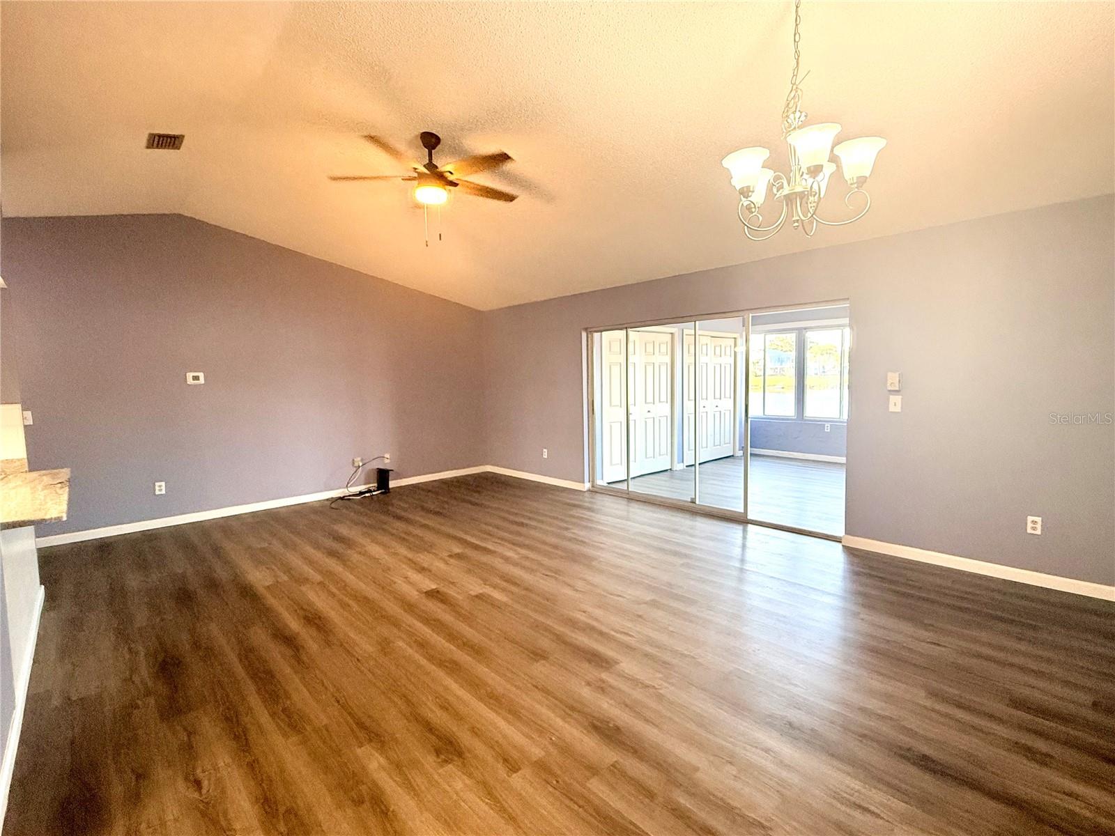 Image 7 of 20 For 8775 Heather Boulevard